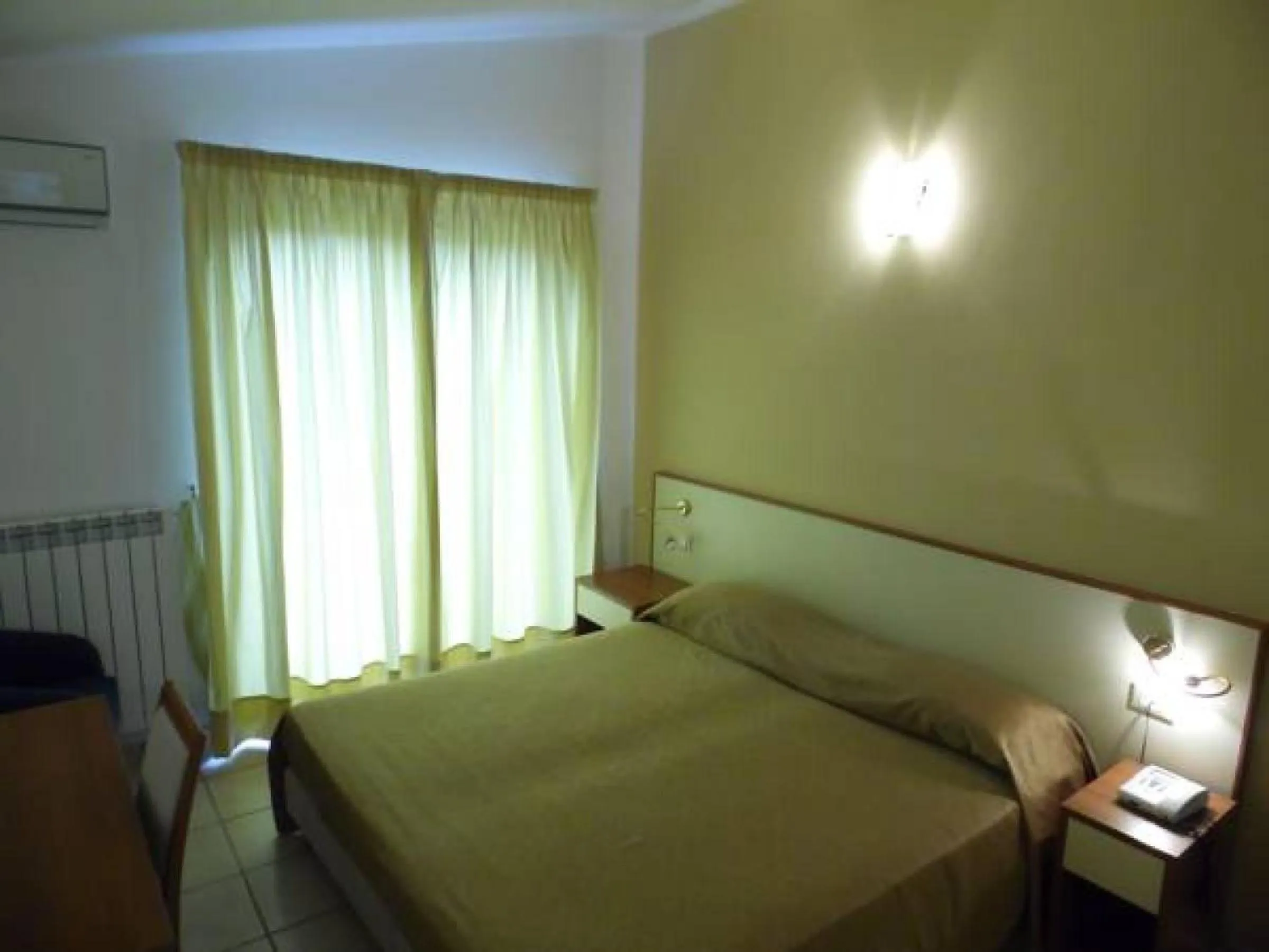 Bed in Hotel Ristorante Paradiso