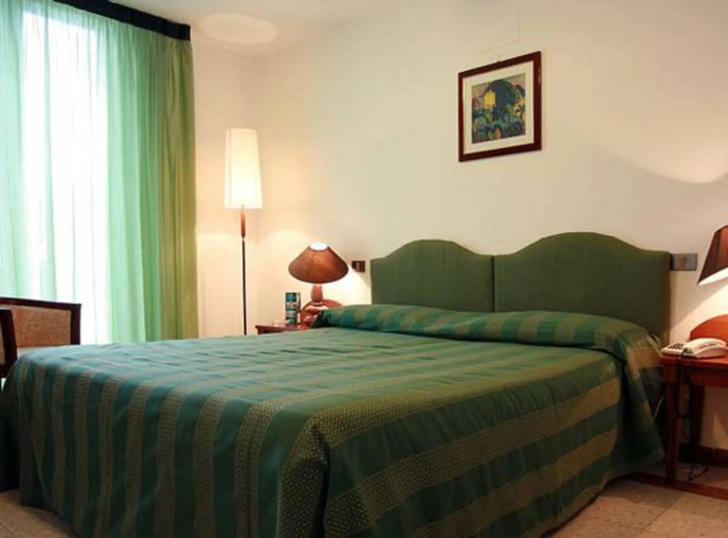 Bed in Hotel Ristorante Paradiso