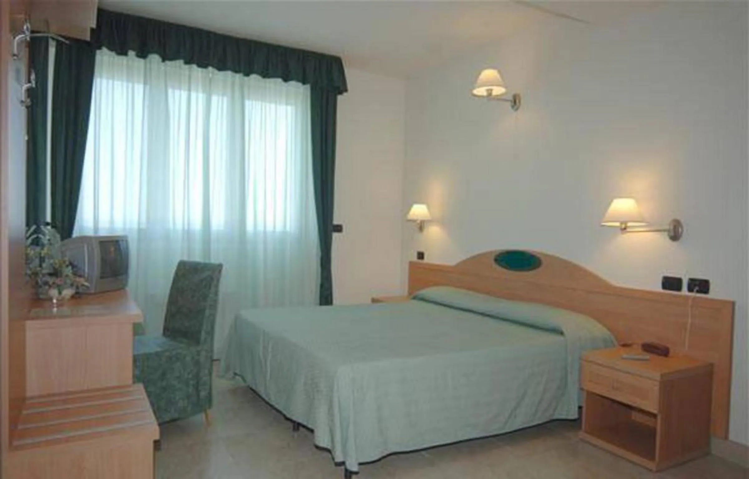 Bed in Hotel Ristorante Paradiso