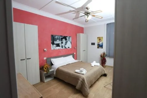 Photo of the whole room, Bed in B&B Central Palace King Of Rome