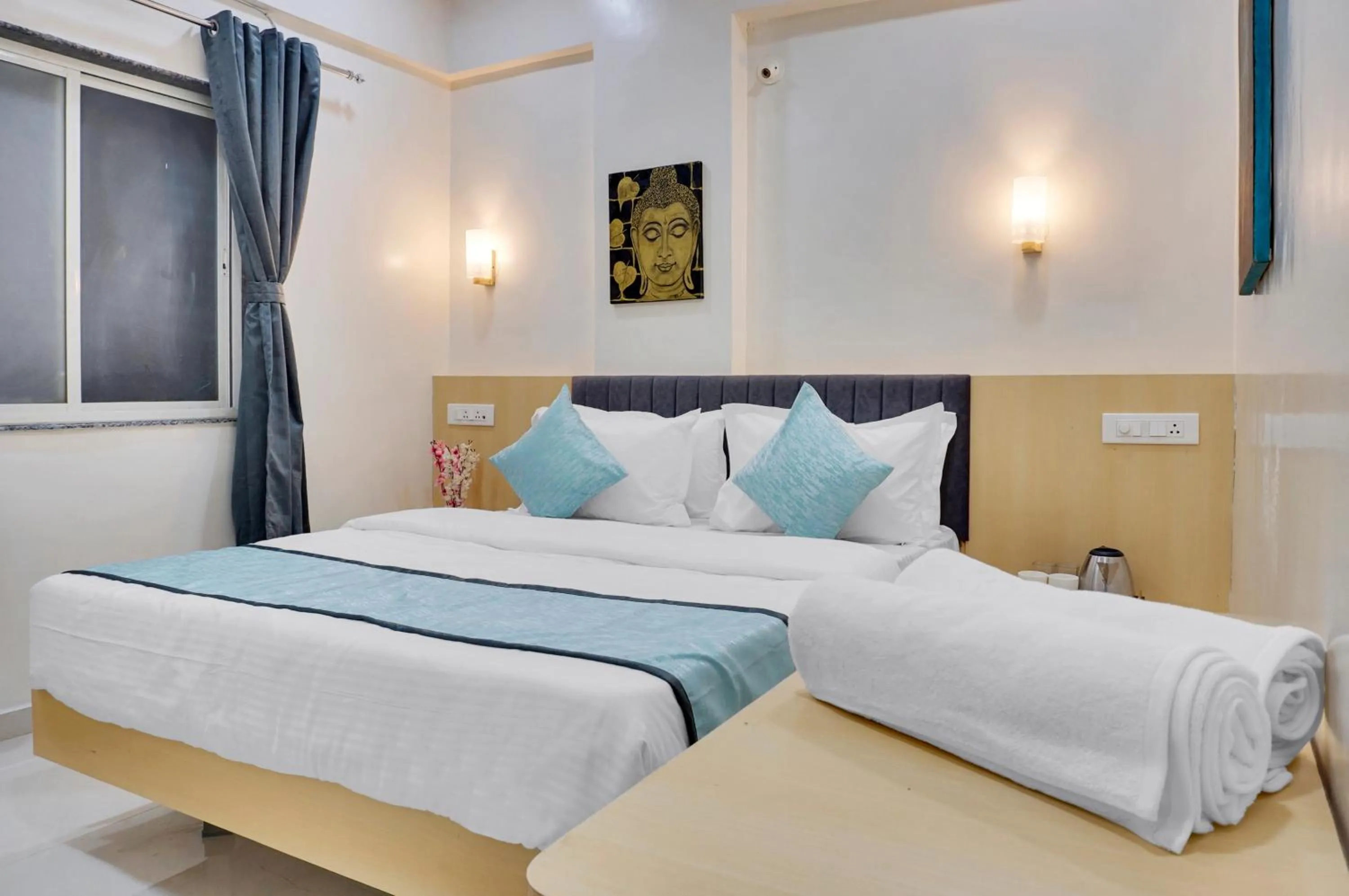 Photo of the whole room, Bed in Urban Hometel