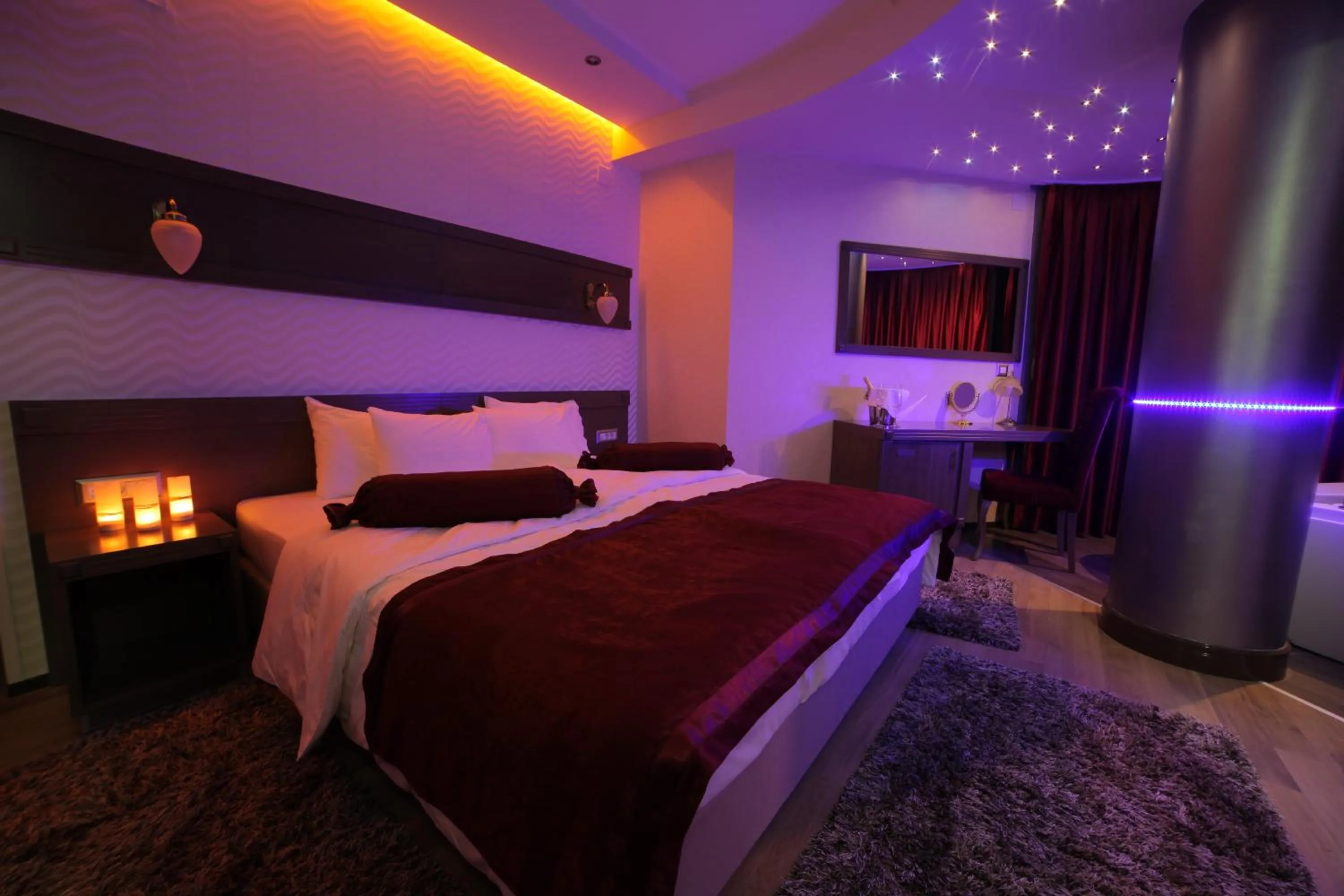 Photo of the whole room, Bed in City Palace Hotel