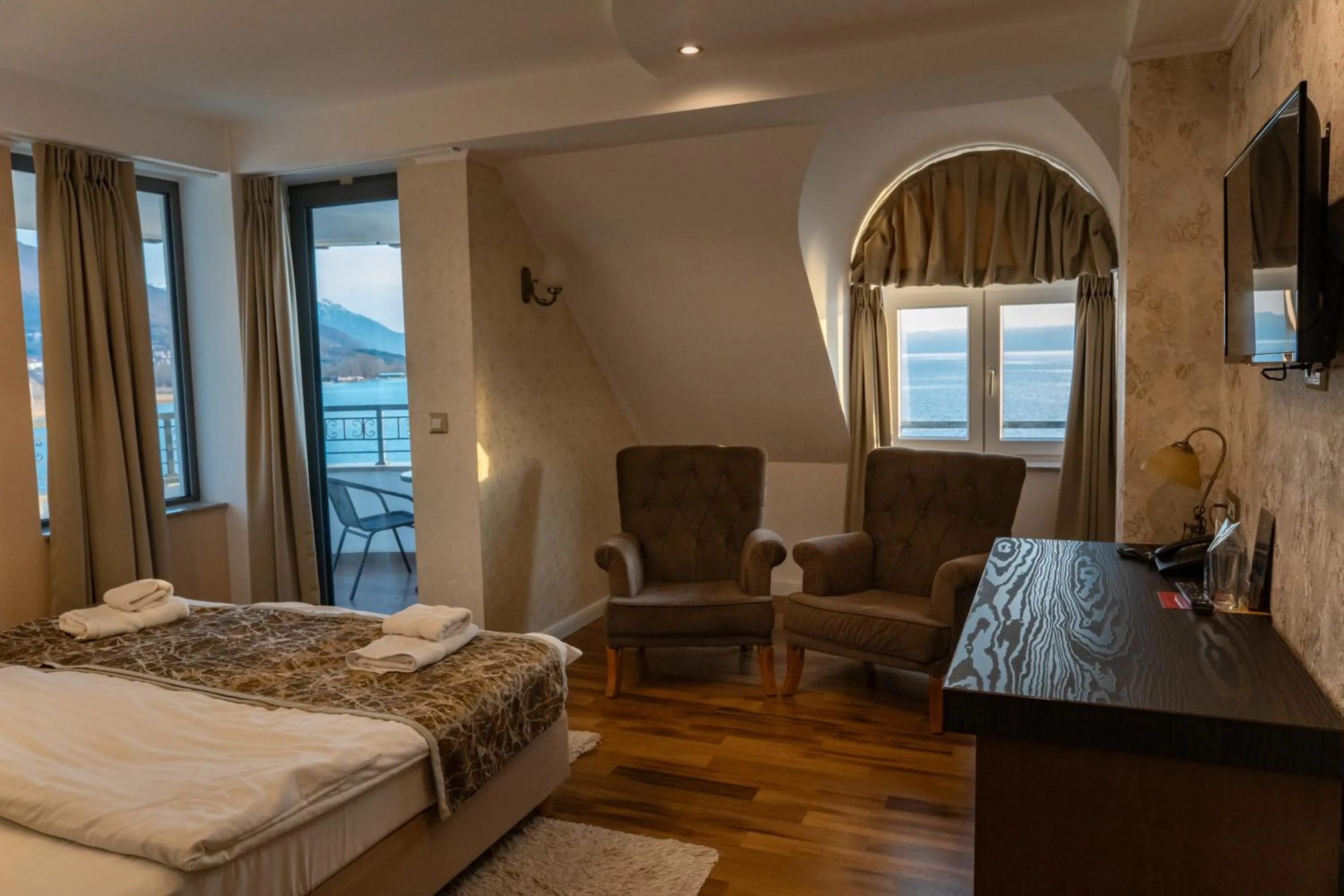 Bed in City Palace Hotel