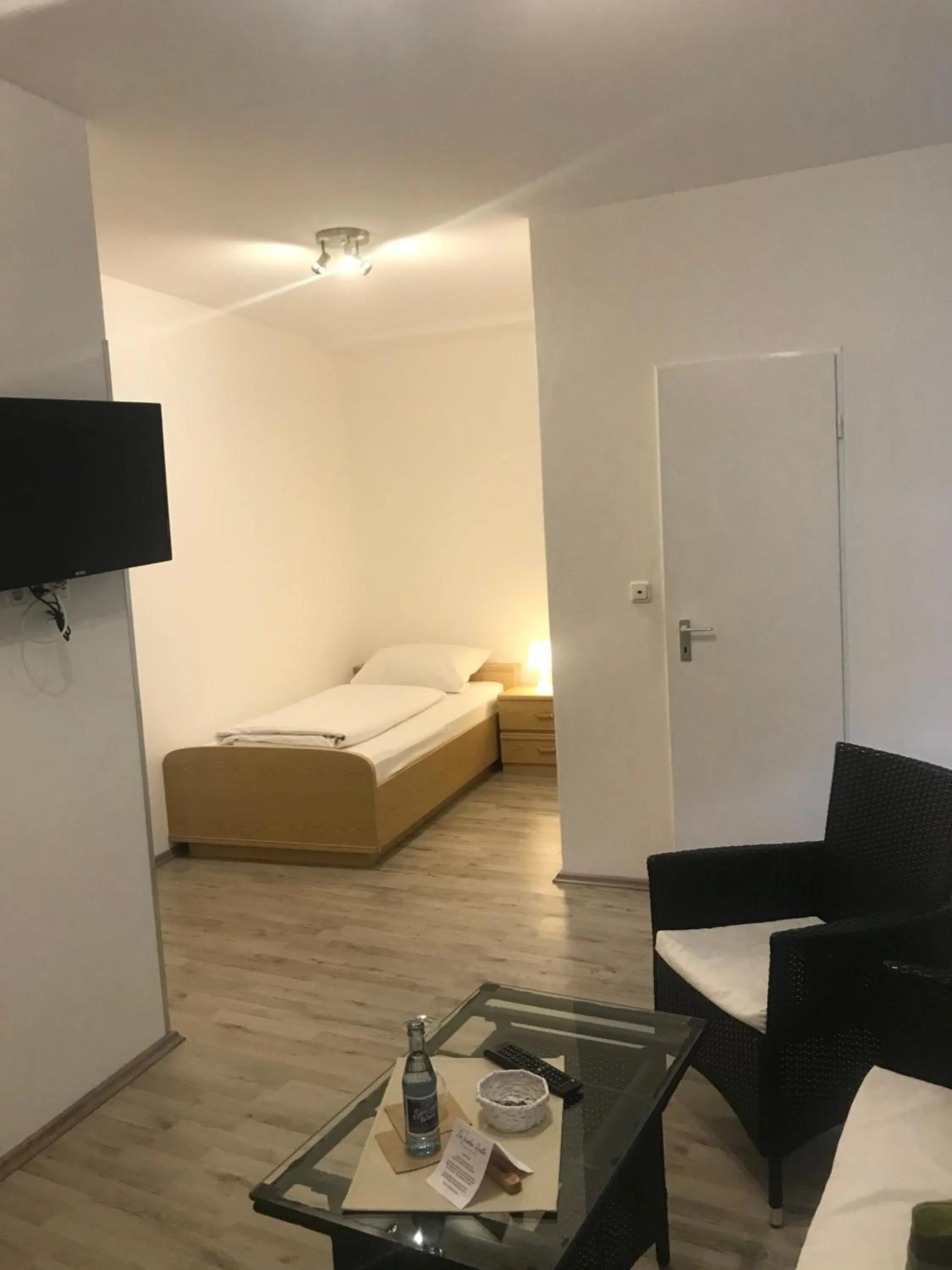 Photo of the whole room, Bed in Gasthof und Pension Zur Frischen Quelle