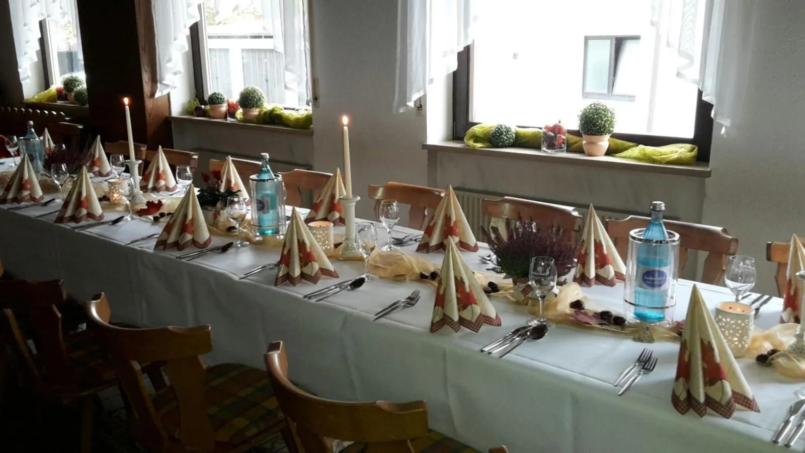 Restaurant/places to eat in Gasthof und Pension Zur Frischen Quelle