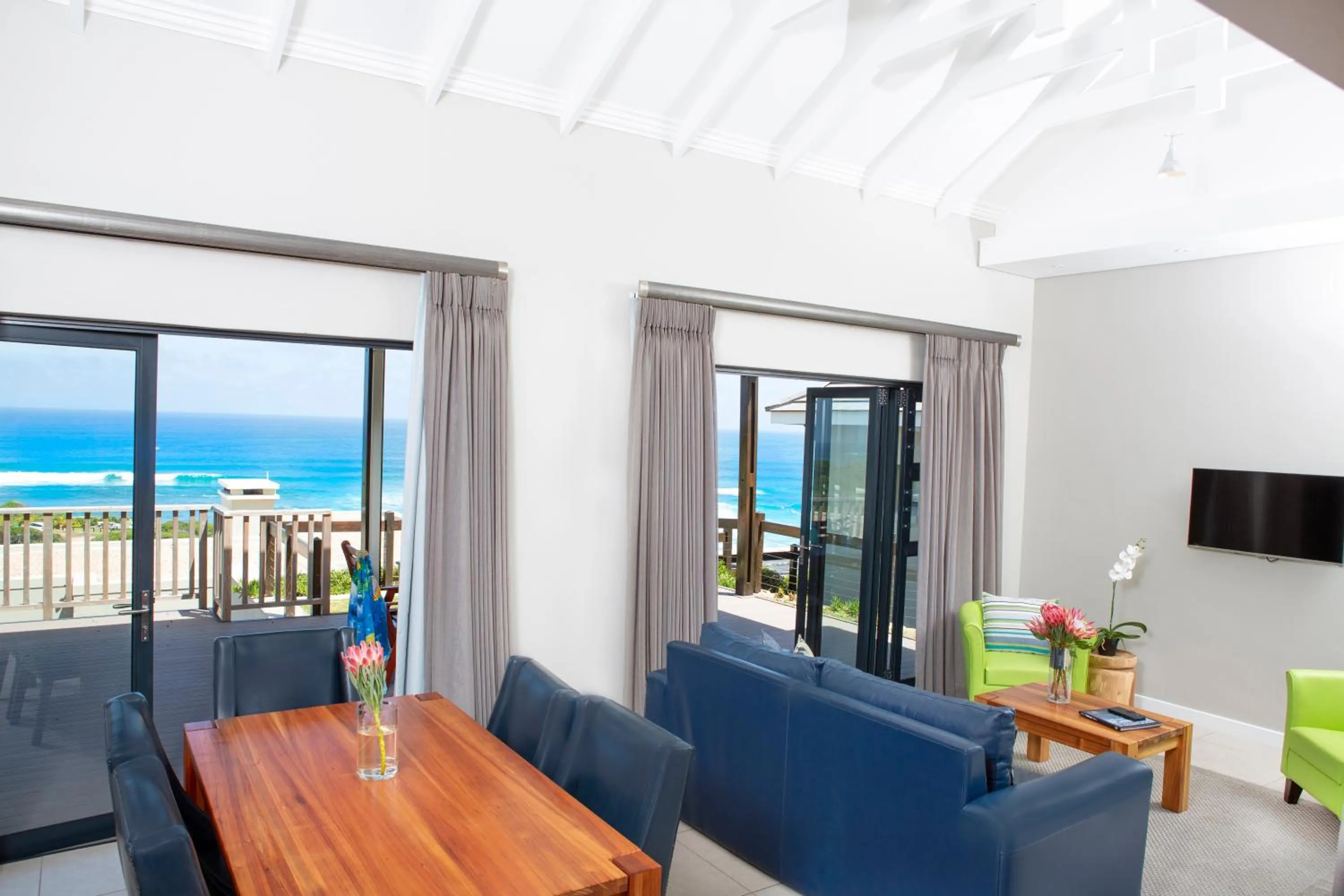 Day in Brenton Haven Beachfront Resort