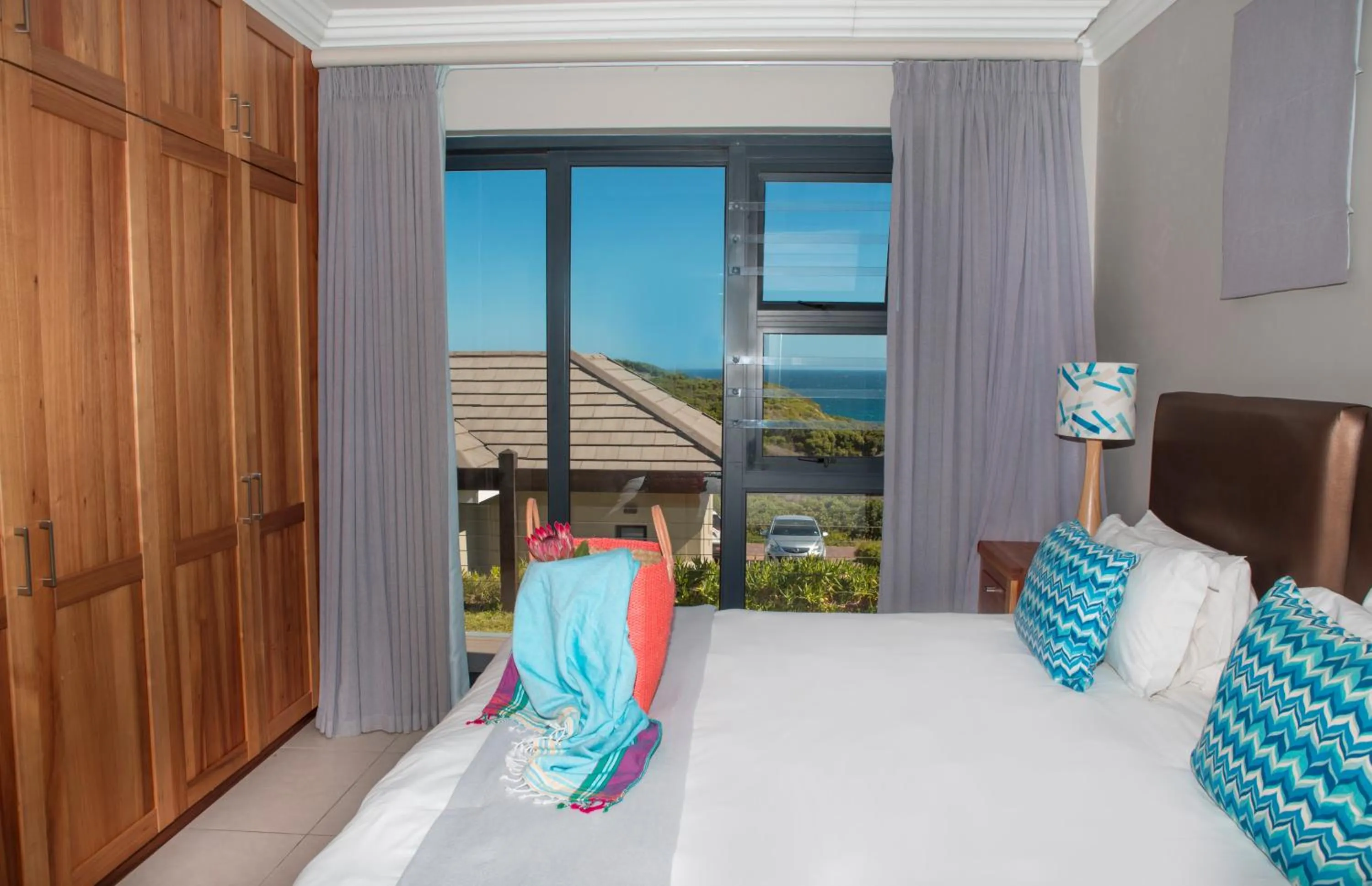 Restaurant/places to eat, Bed in Brenton Haven Beachfront Resort