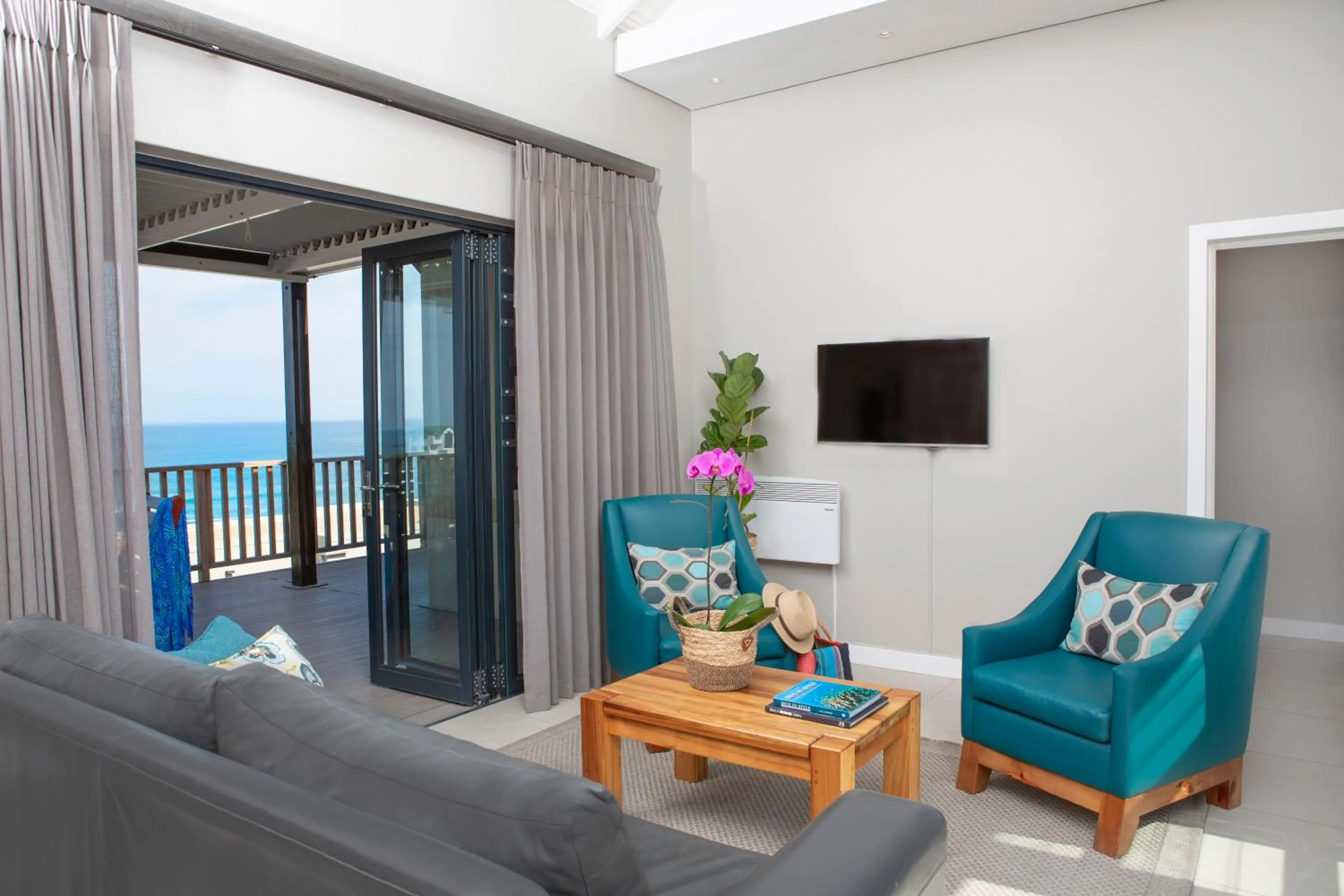 Living room in Brenton Haven Beachfront Resort
