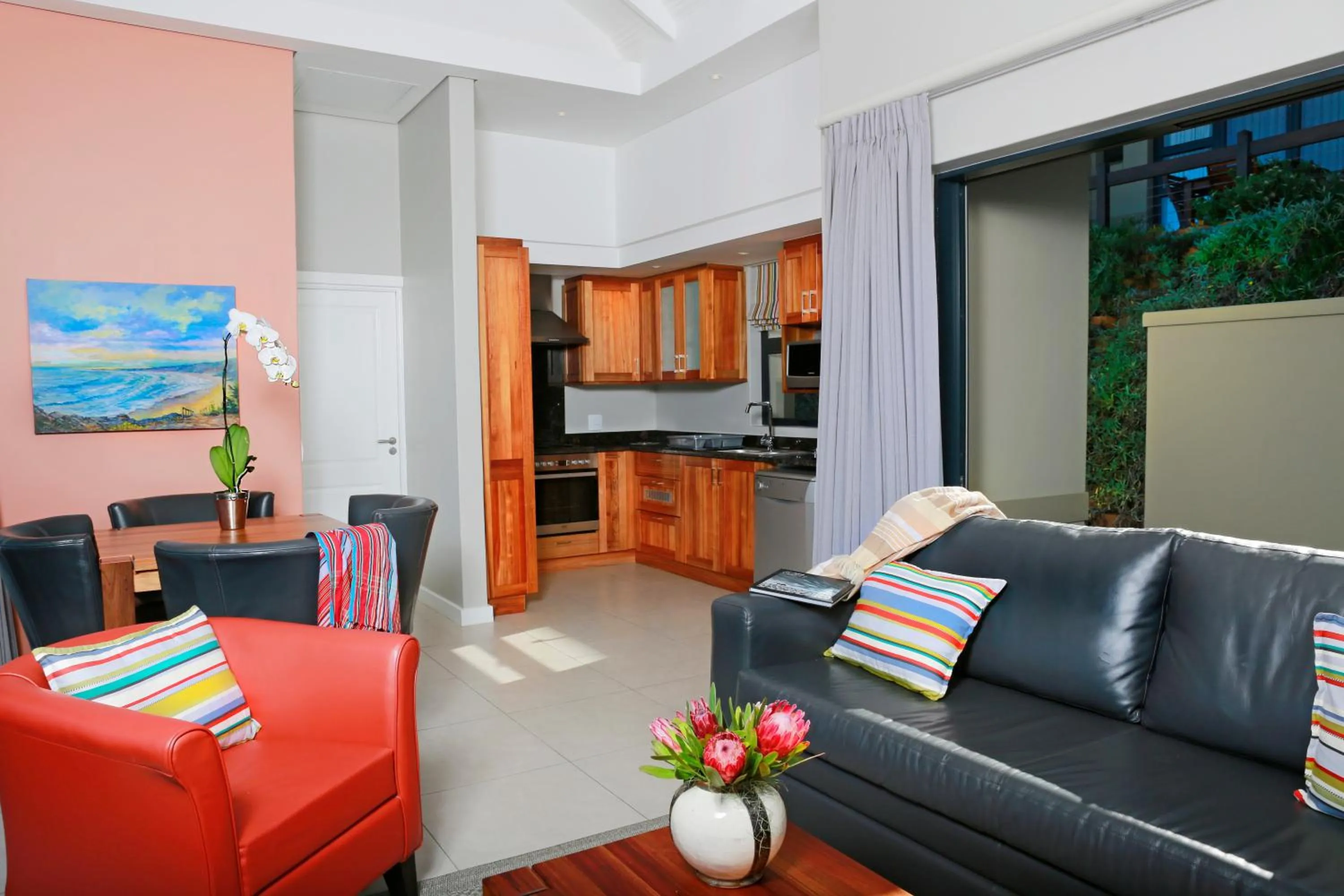 Dining area in Brenton Haven Beachfront Resort
