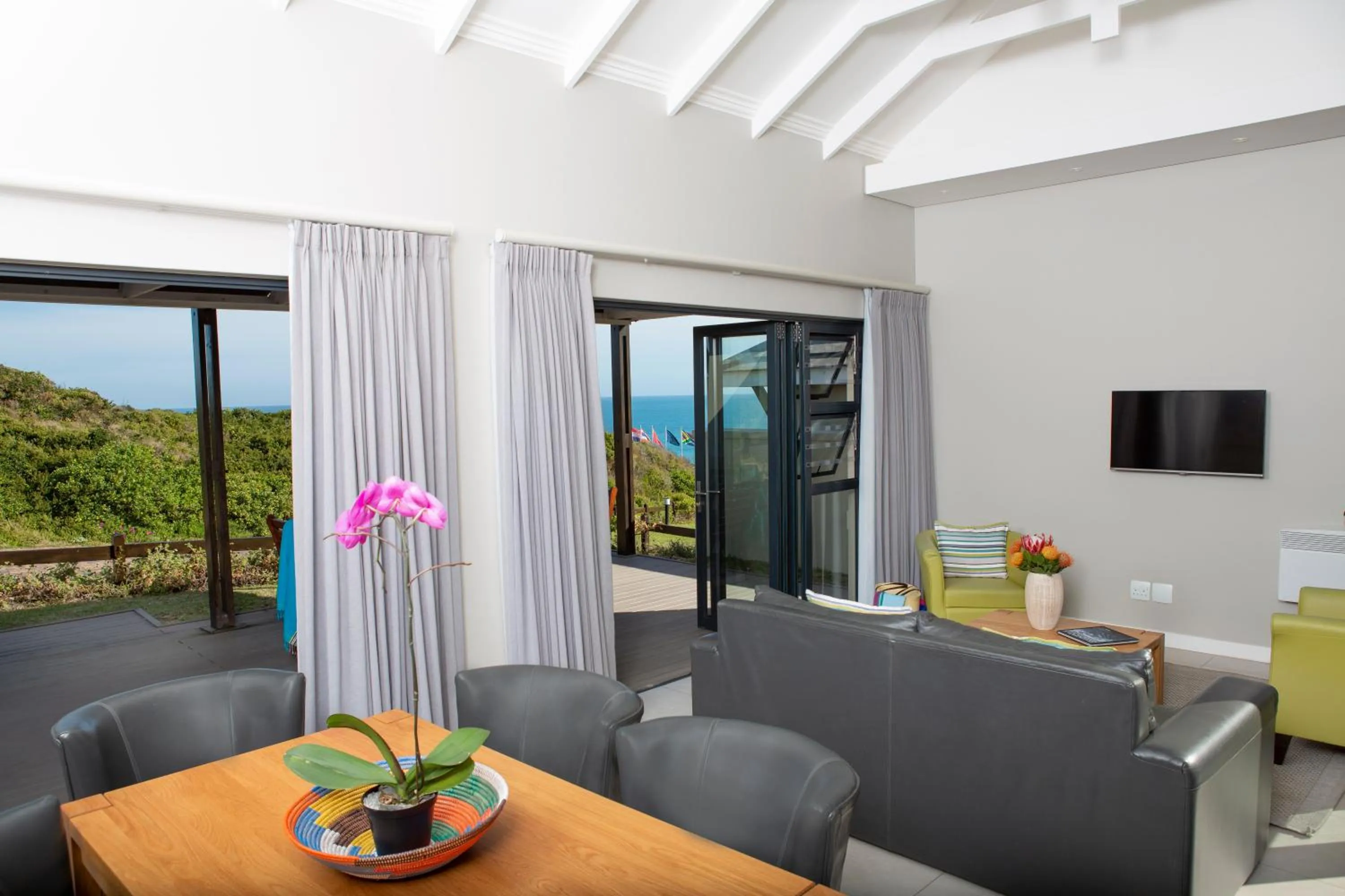 Living room in Brenton Haven Beachfront Resort