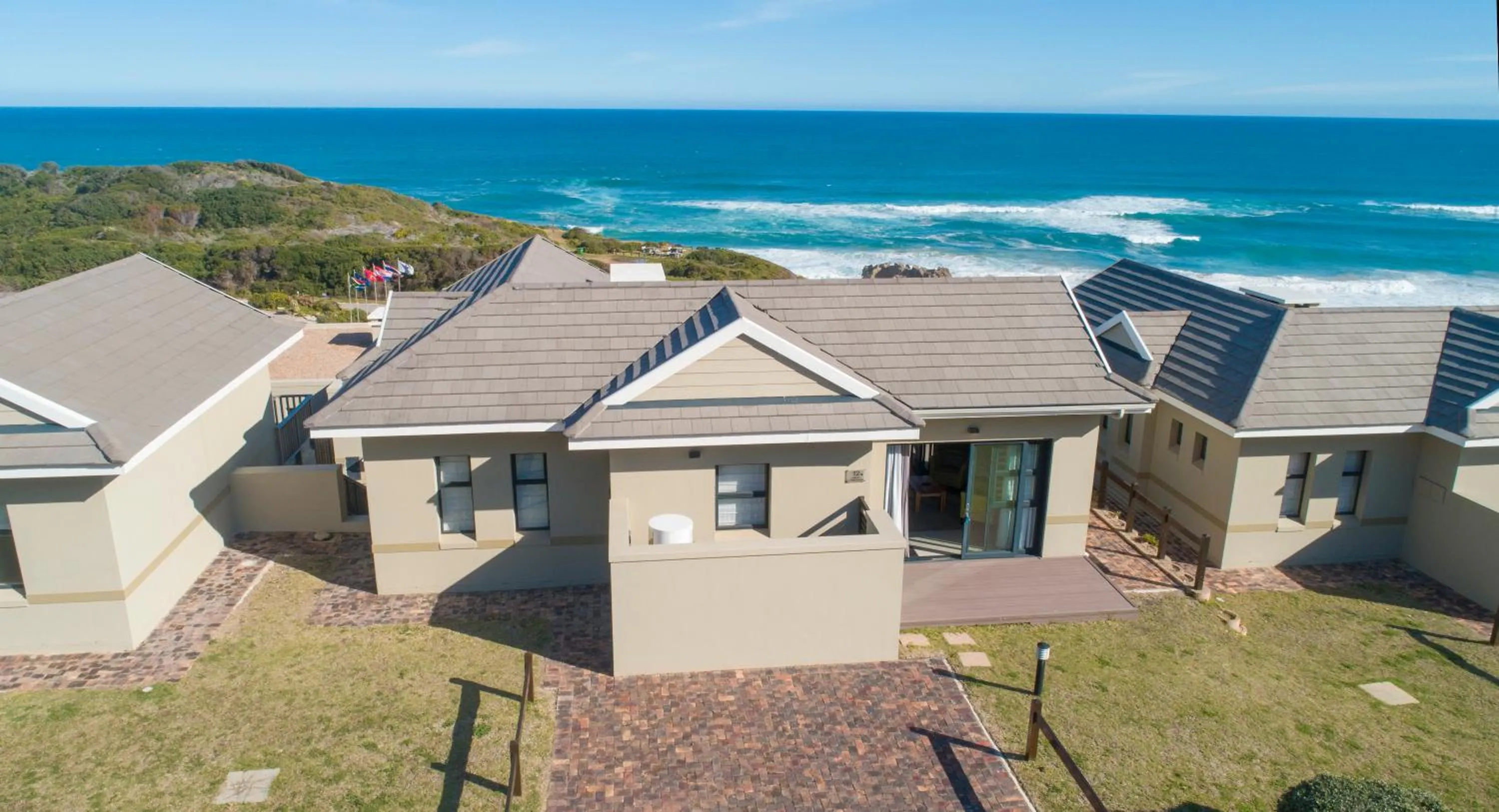Property building in Brenton Haven Beachfront Resort