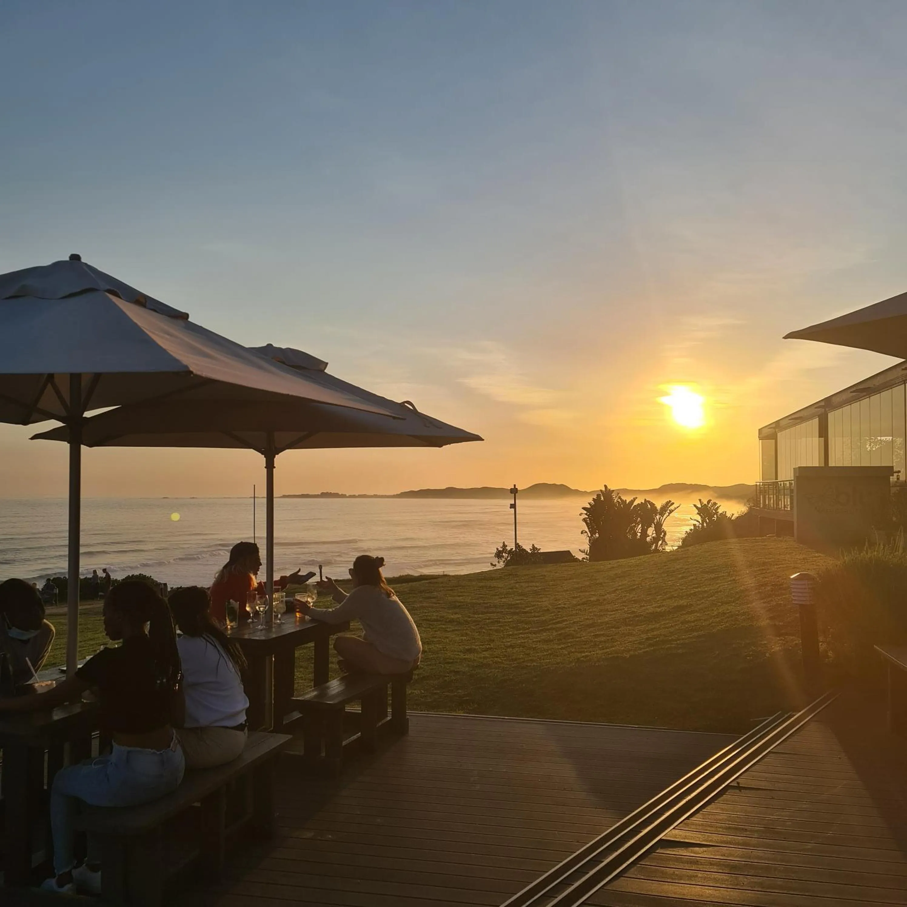 Food and drinks in Brenton Haven Beachfront Resort