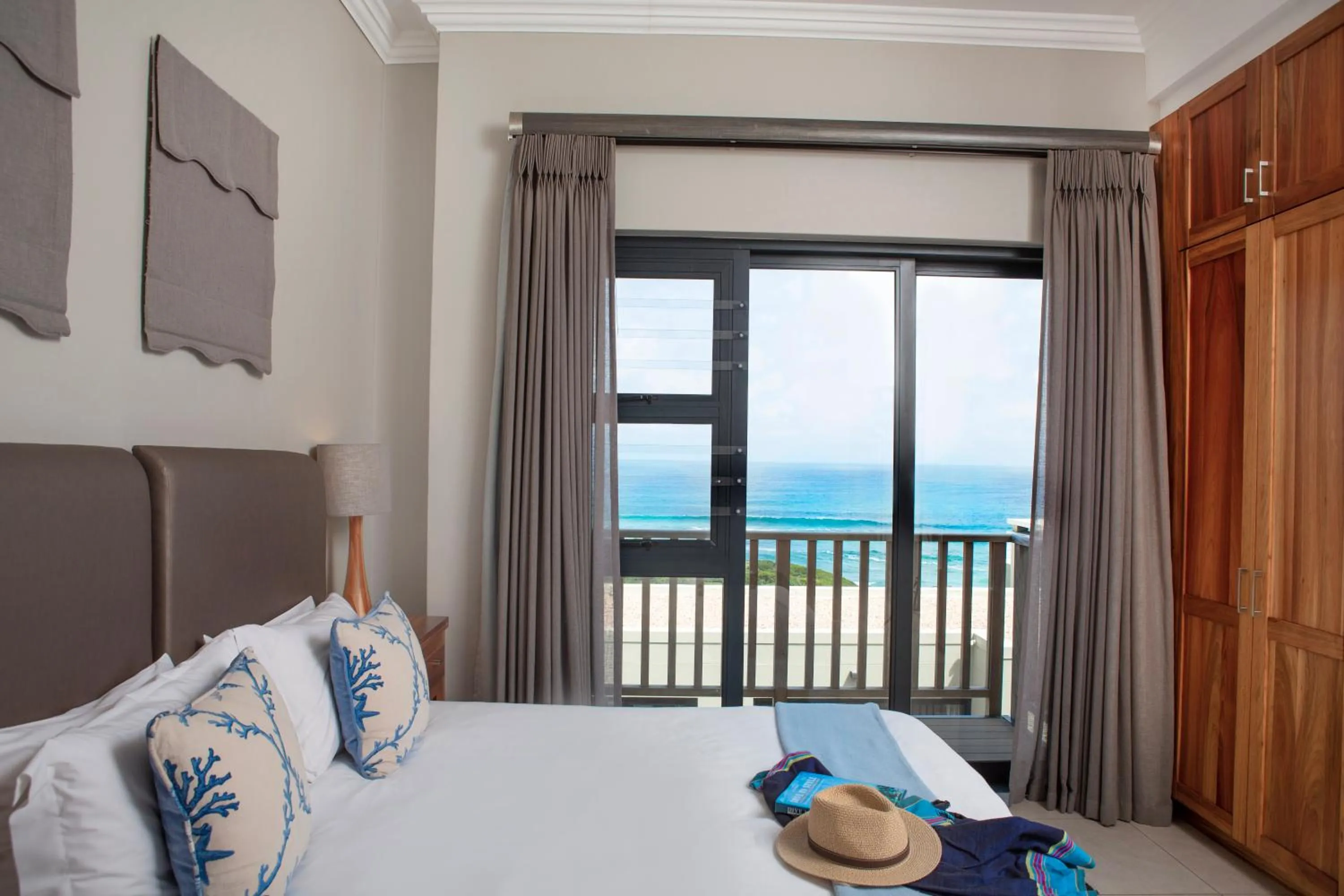 Bed in Brenton Haven Beachfront Resort