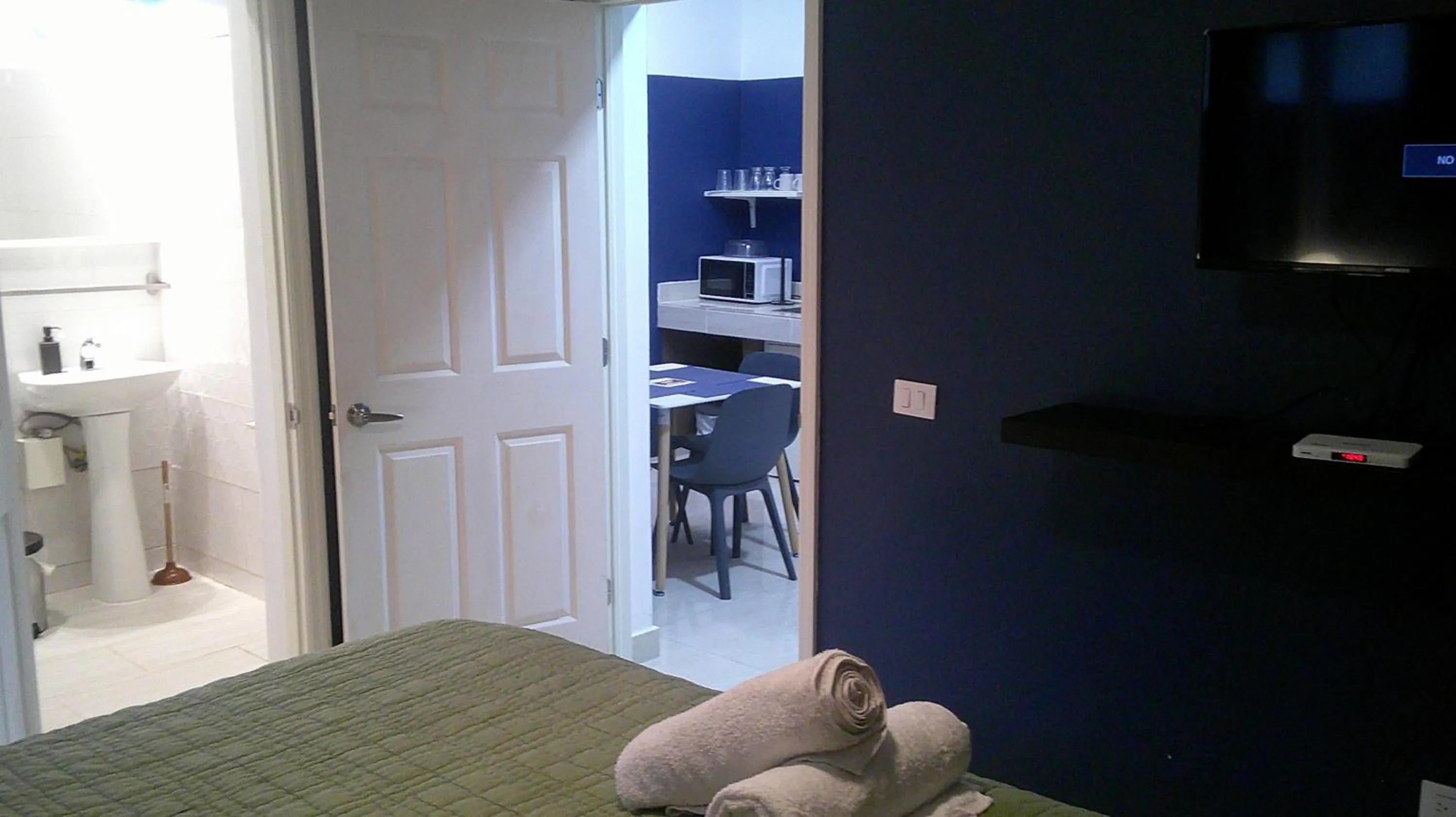 E&J Boutique Residences