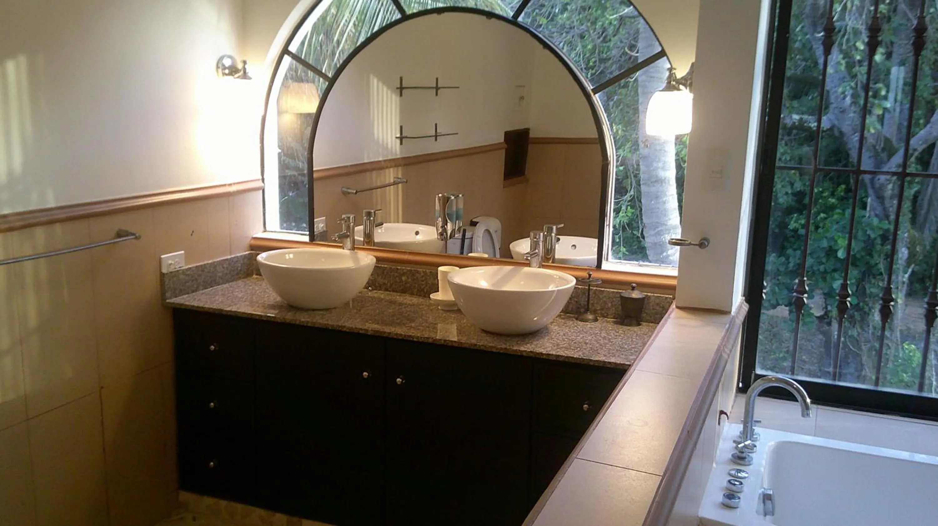 E&J Boutique Residences