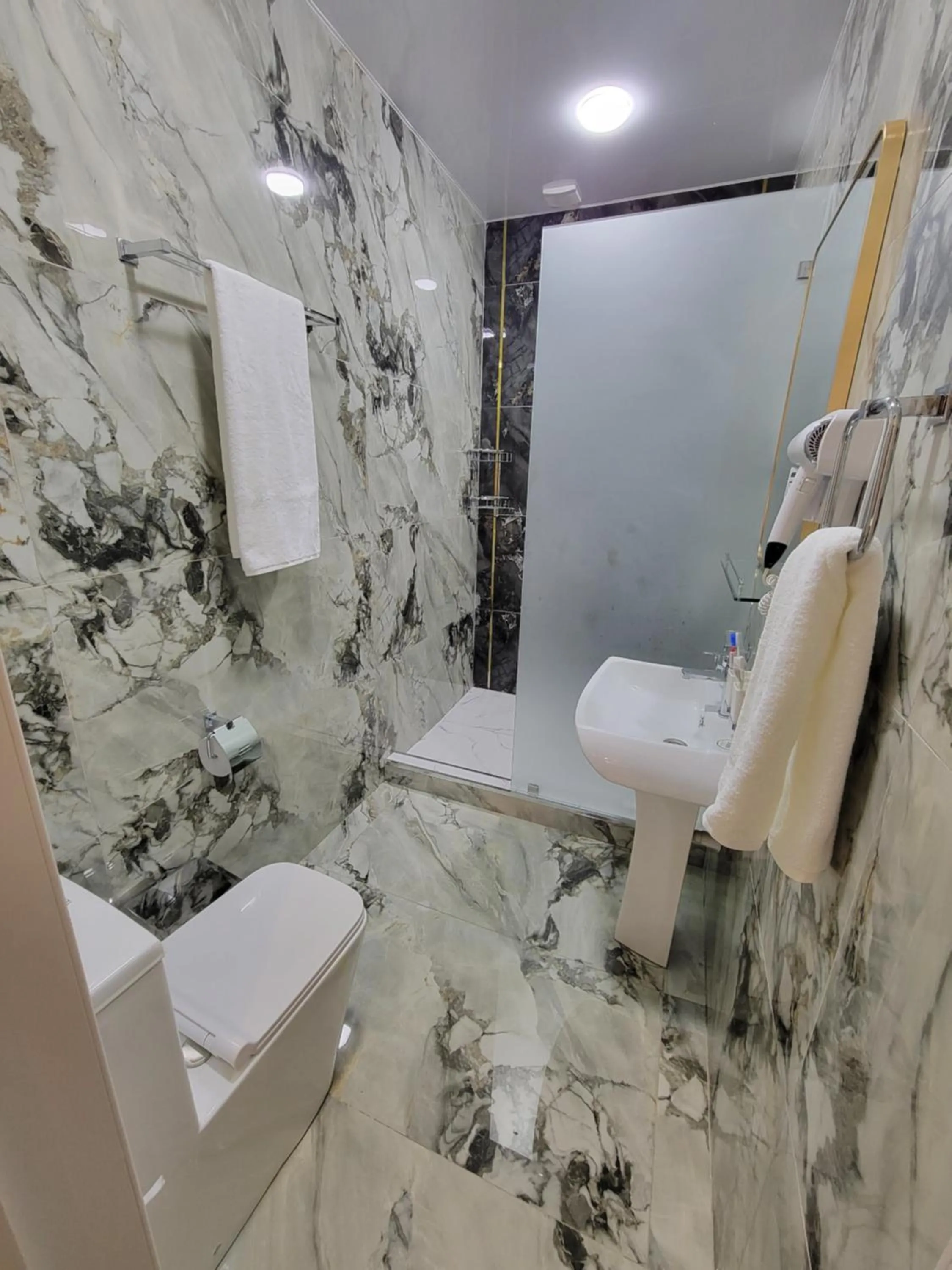 Shower in Old City Samarkand Hotel