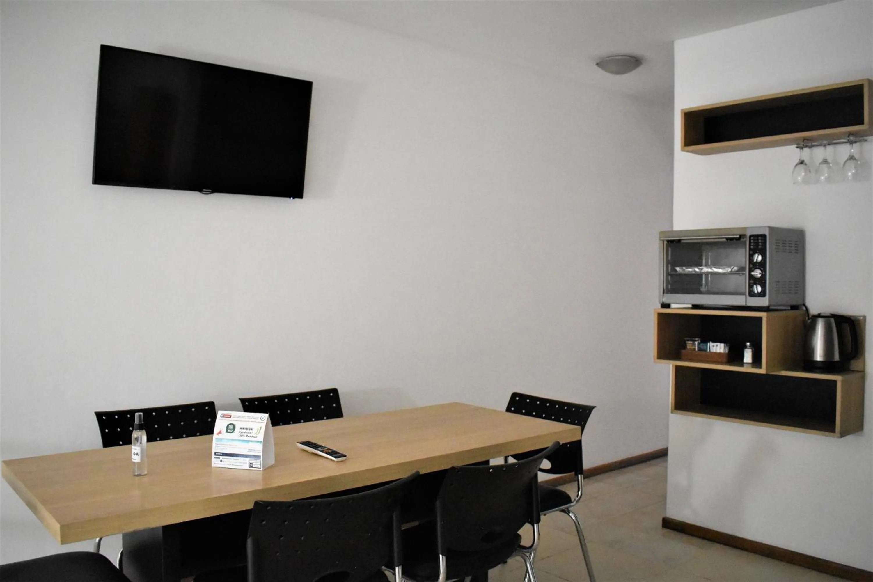 Dining area in Apartamentos Mendoza Premium
