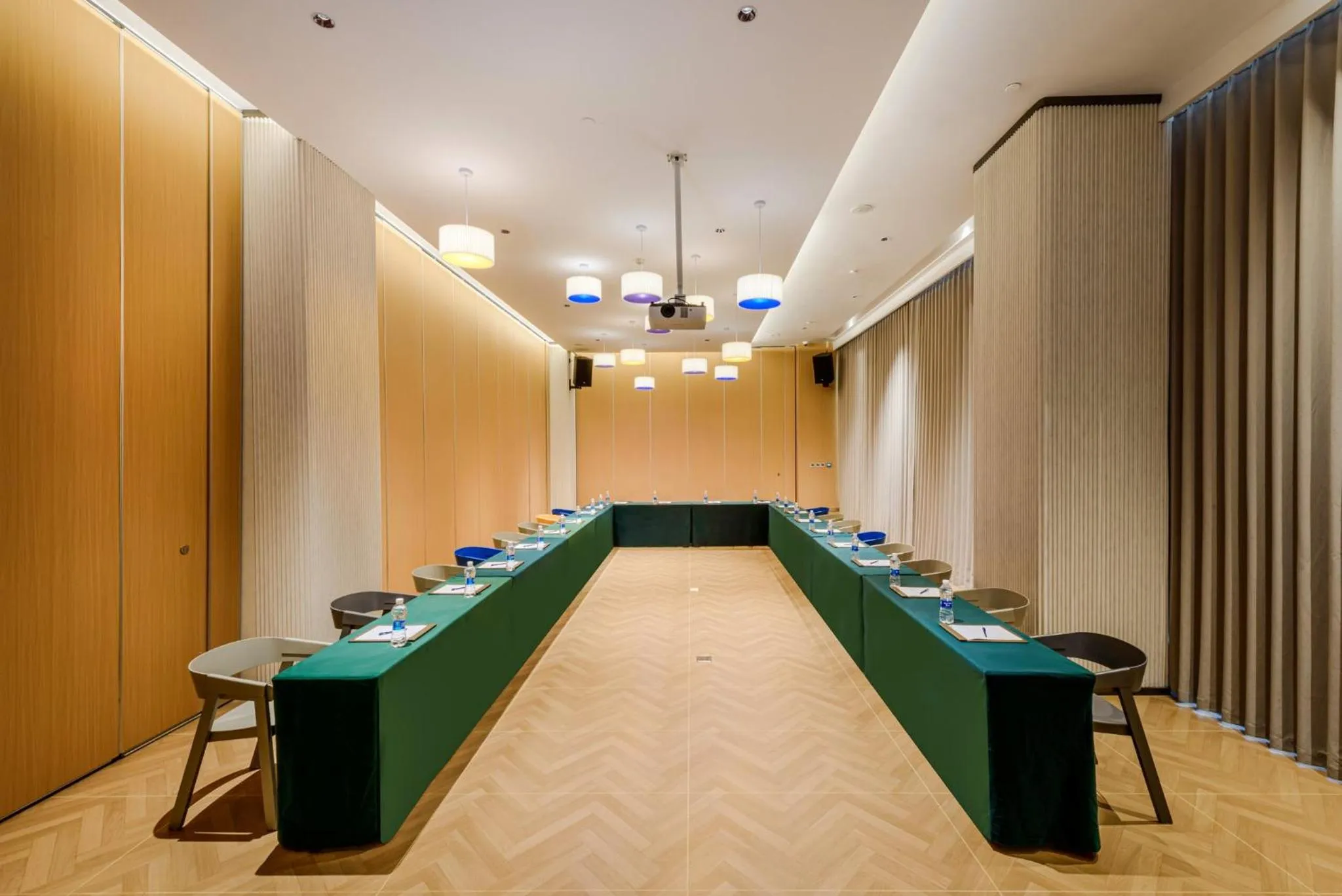 Meeting/conference room in Holiday Inn Express Haikou West Coast by IHG
