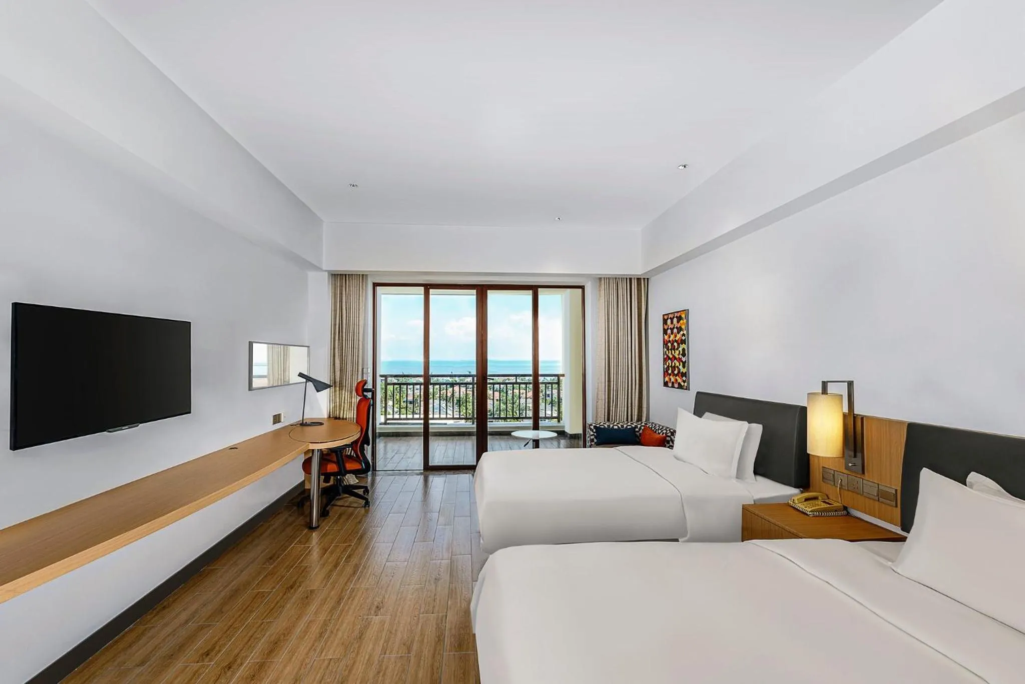 Photo of the whole room, Bed in Holiday Inn Express Haikou West Coast by IHG