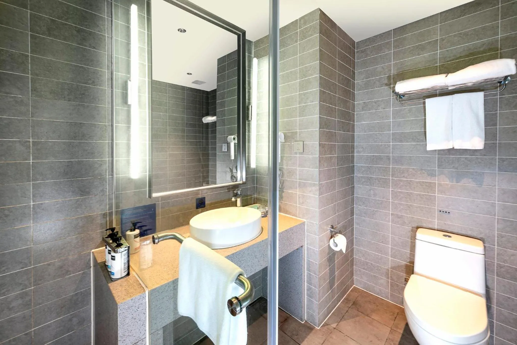 Photo of the whole room in Holiday Inn Express Haikou West Coast by IHG