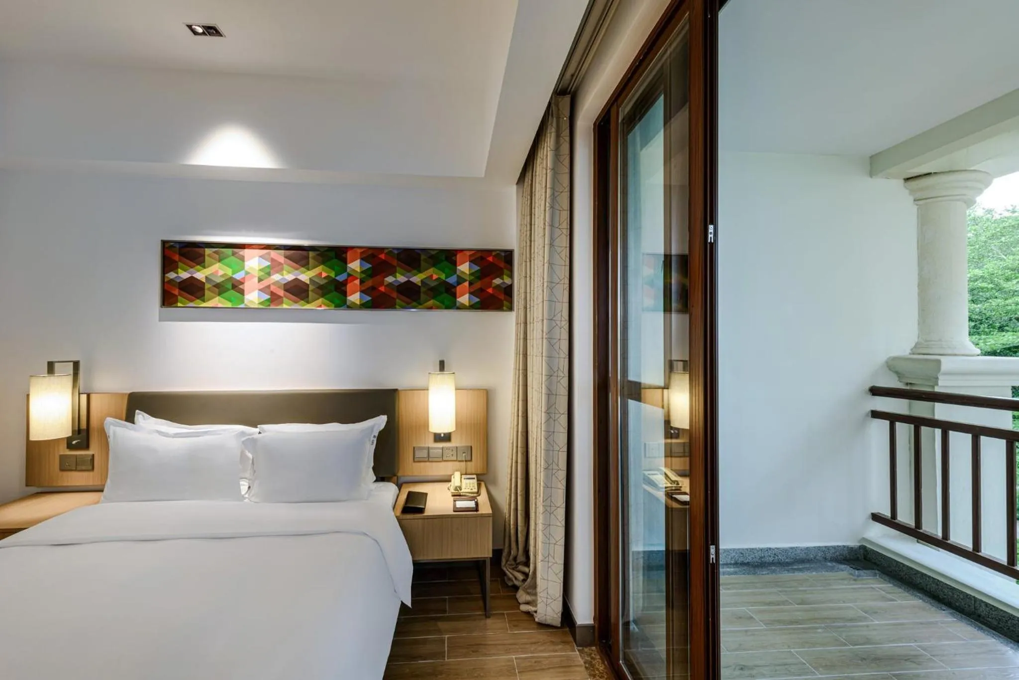 Photo of the whole room, Bed in Holiday Inn Express Haikou West Coast by IHG