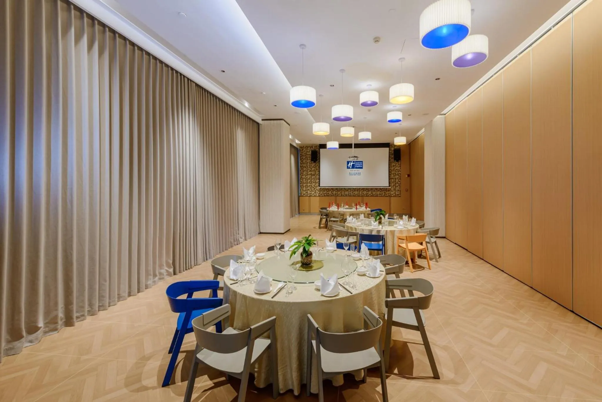 Restaurant/places to eat in Holiday Inn Express Haikou West Coast by IHG