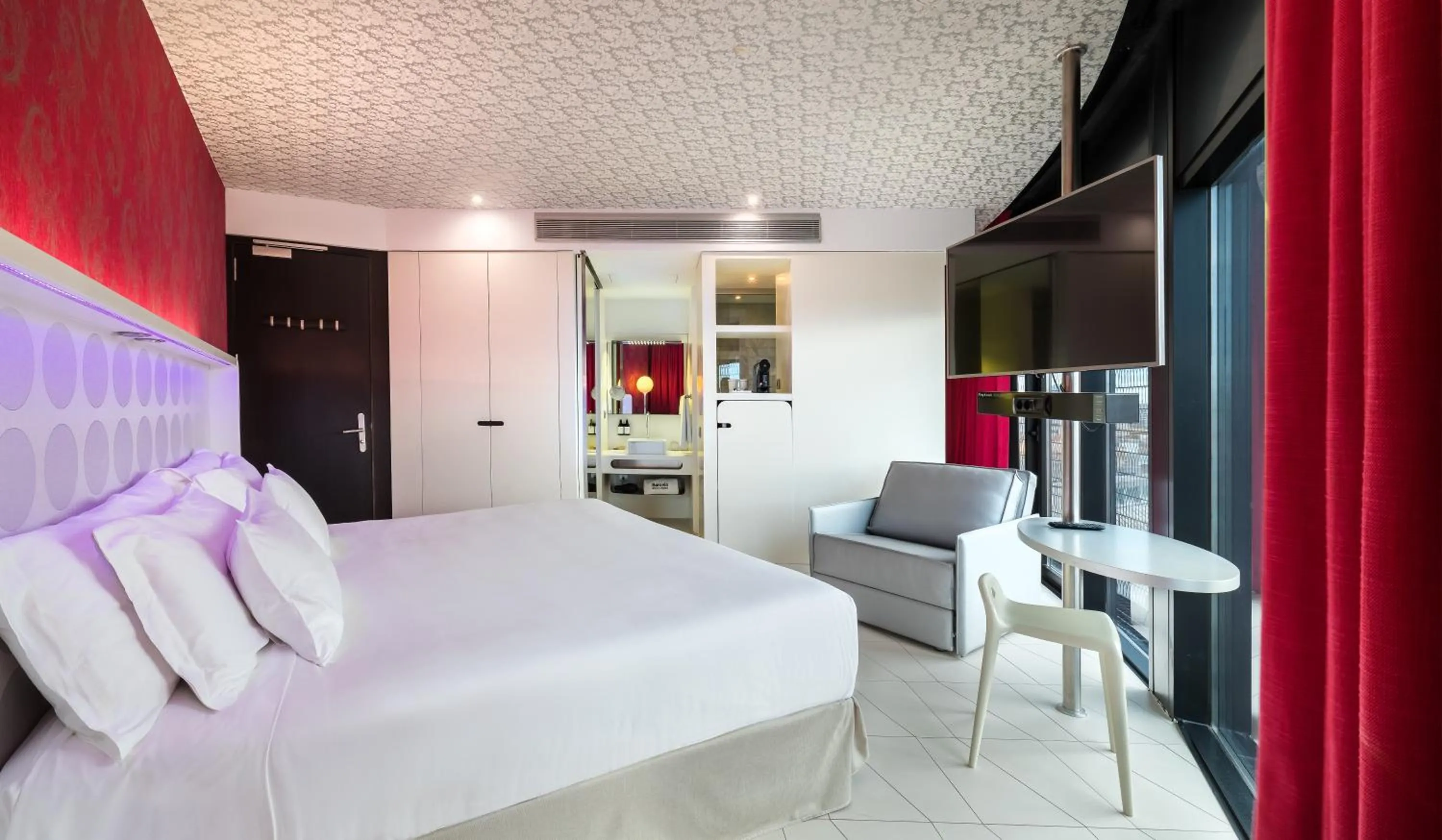 Bedroom, Bed in Barceló Raval