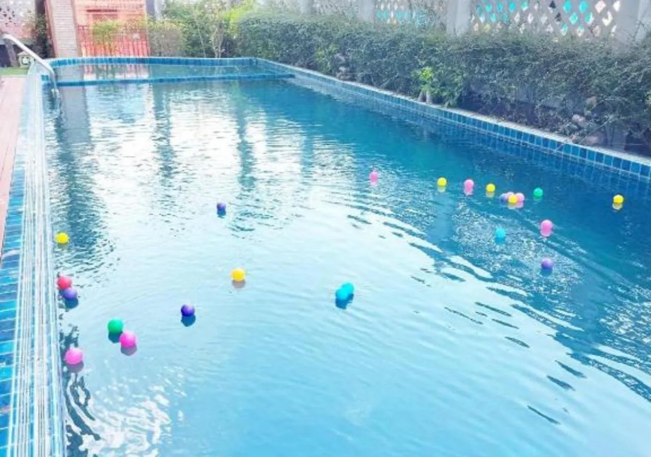 Day in Convenient Grand Plus Hotel Suvarnabhumi