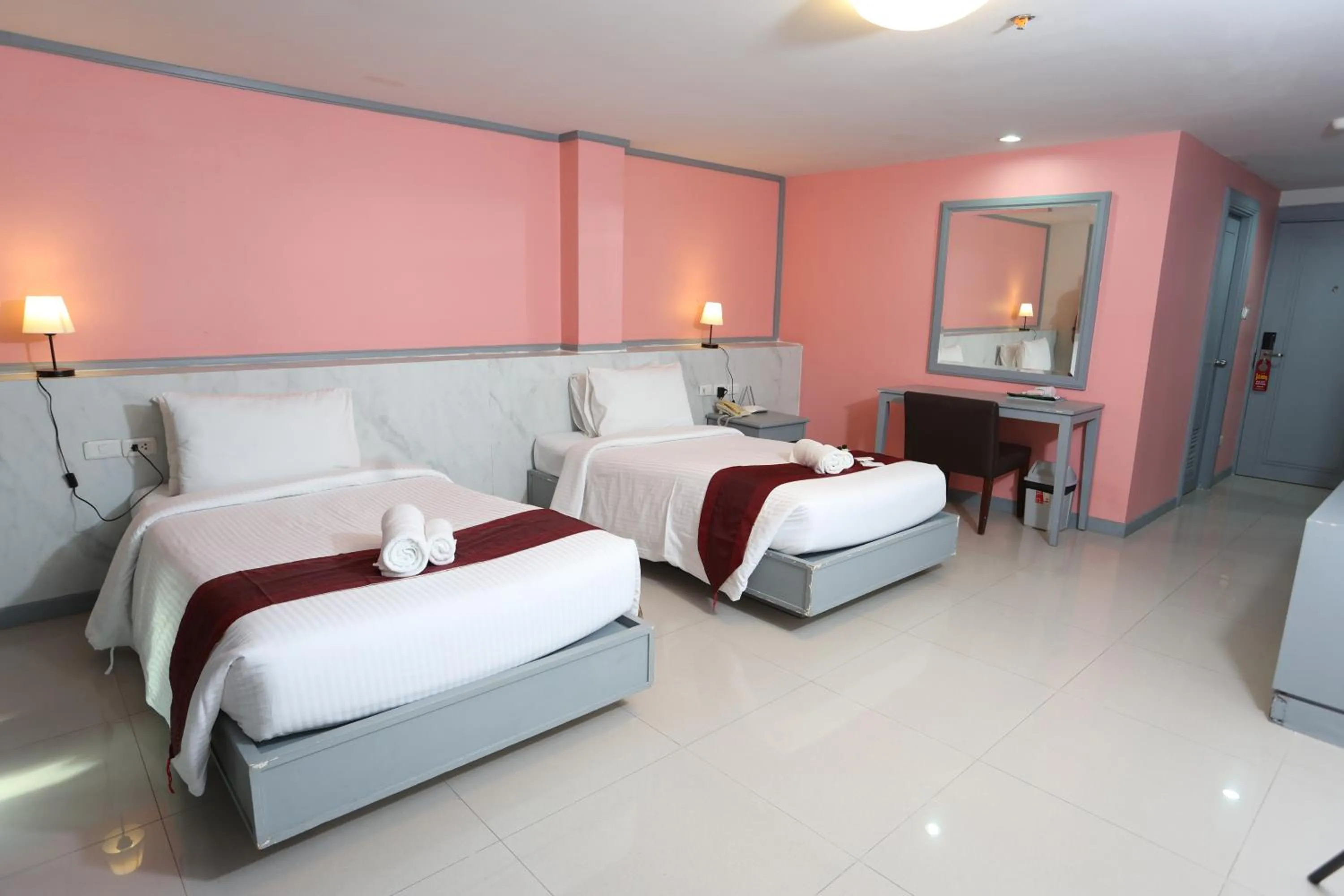 Bed in Convenient Grand Plus Hotel Suvarnabhumi