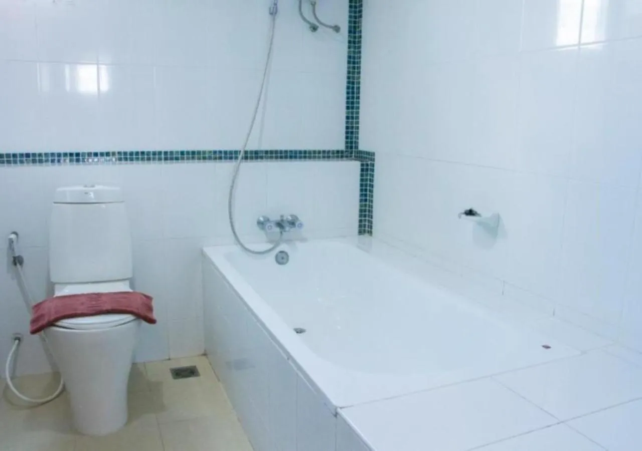 Shower in Convenient Grand Plus Hotel Suvarnabhumi
