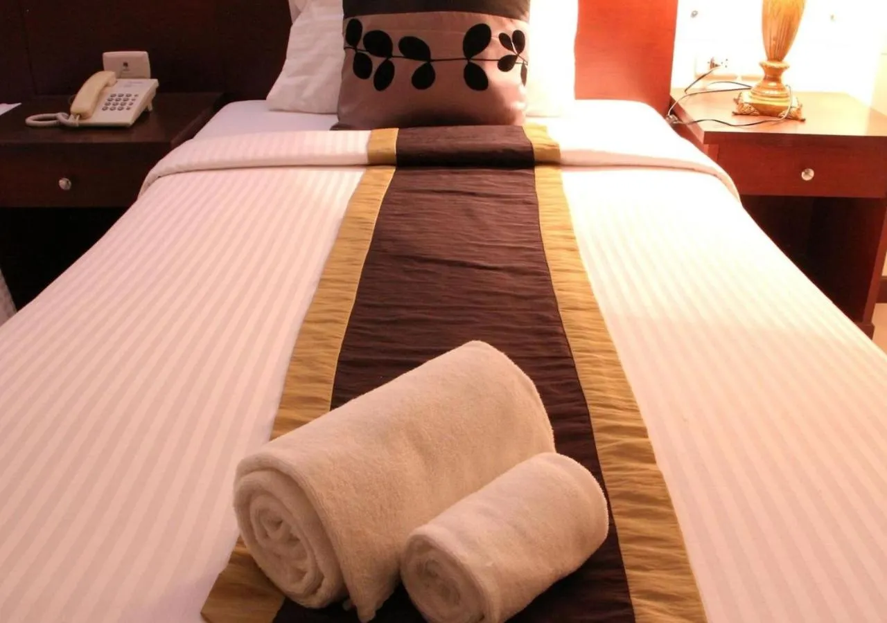 Bed in Convenient Grand Plus Hotel Suvarnabhumi