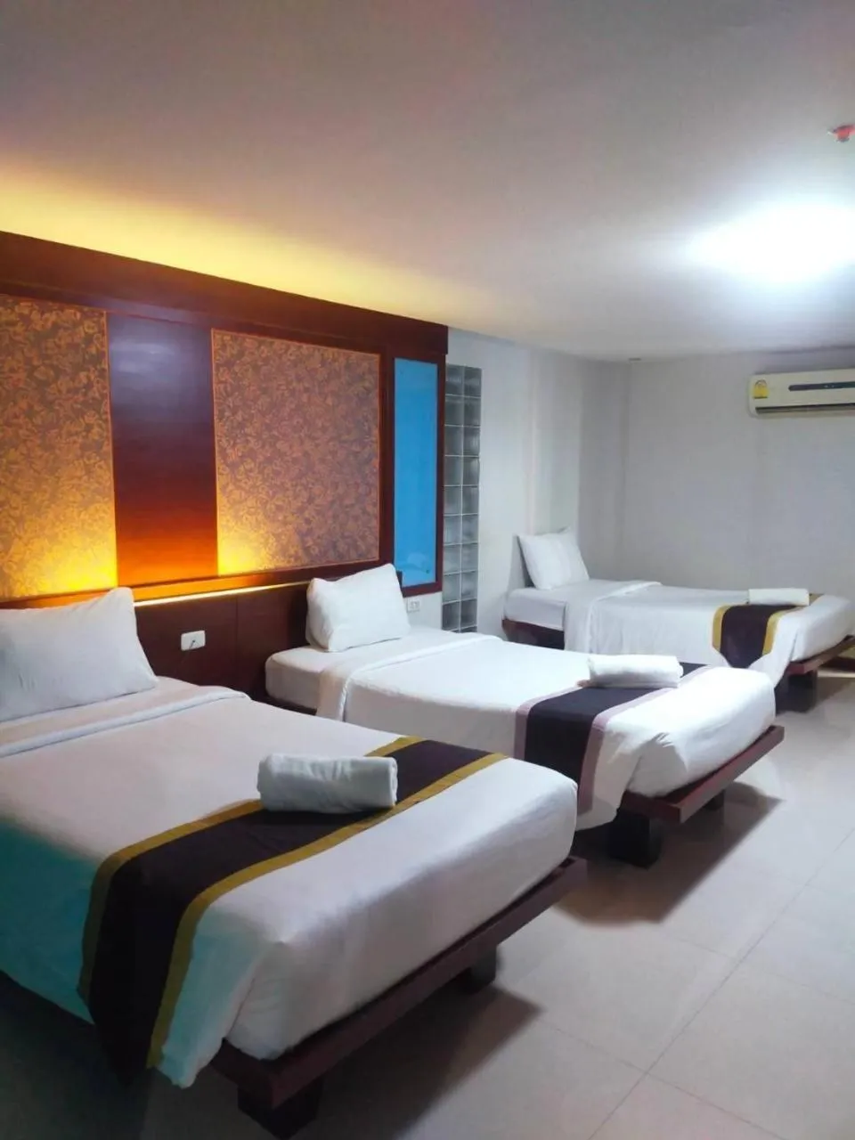 Bed in Convenient Grand Plus Hotel Suvarnabhumi