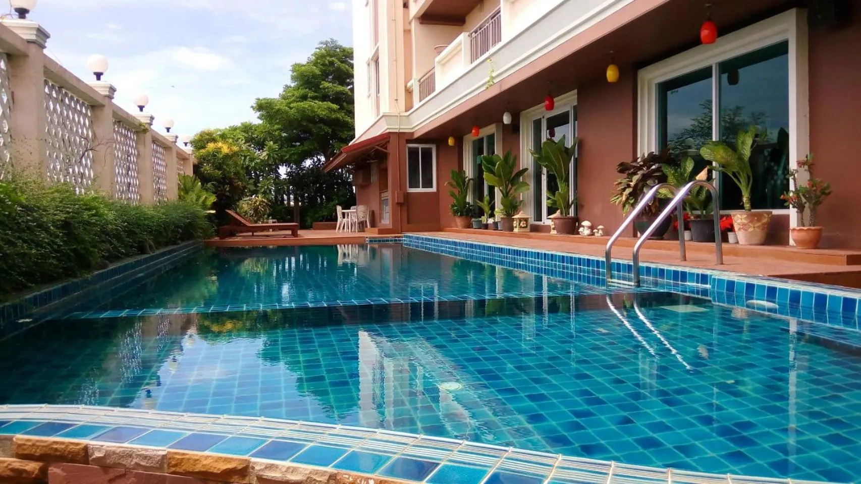 Property building in Convenient Grand Plus Hotel Suvarnabhumi