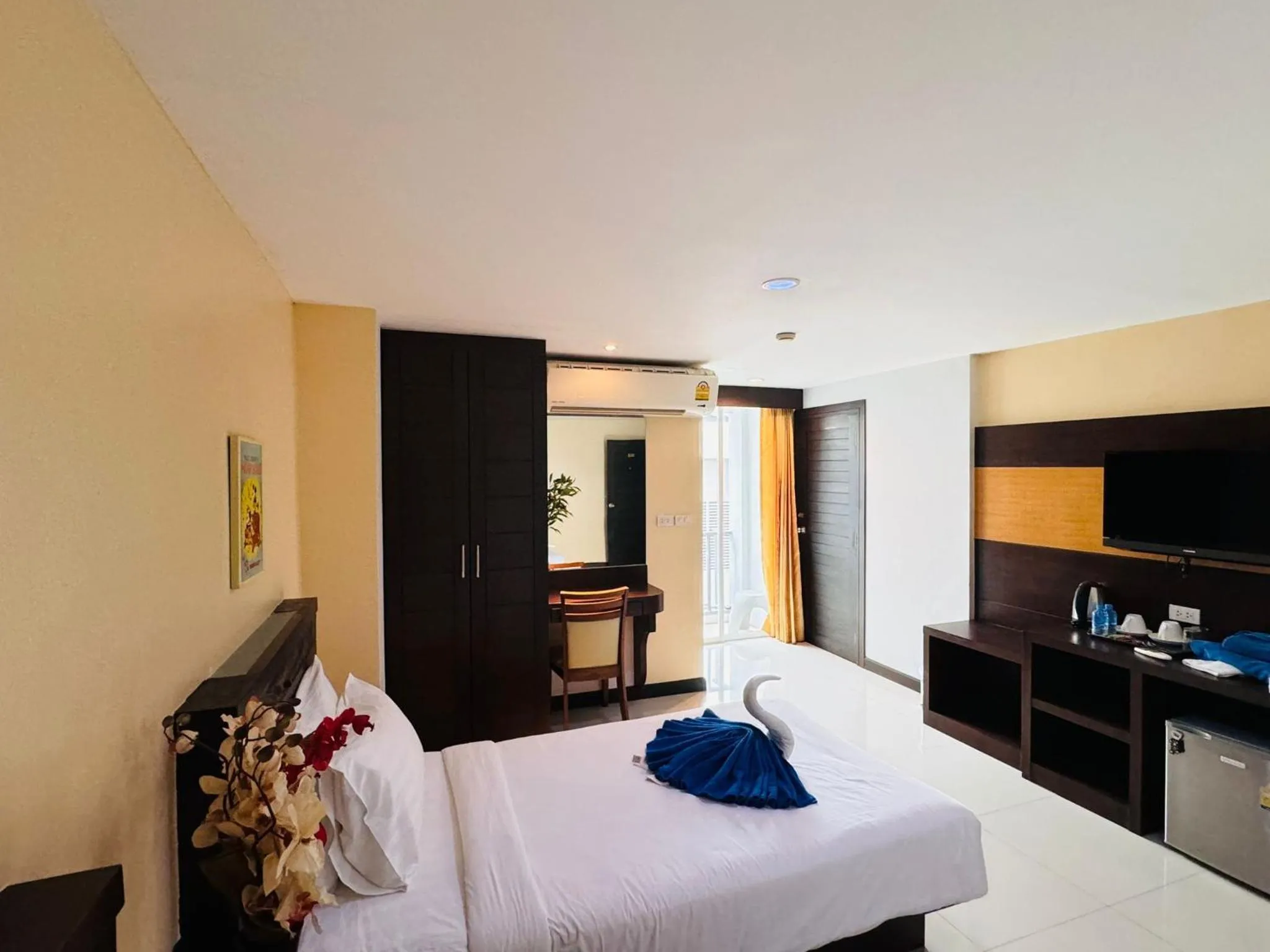 Bed in La Casa Patong