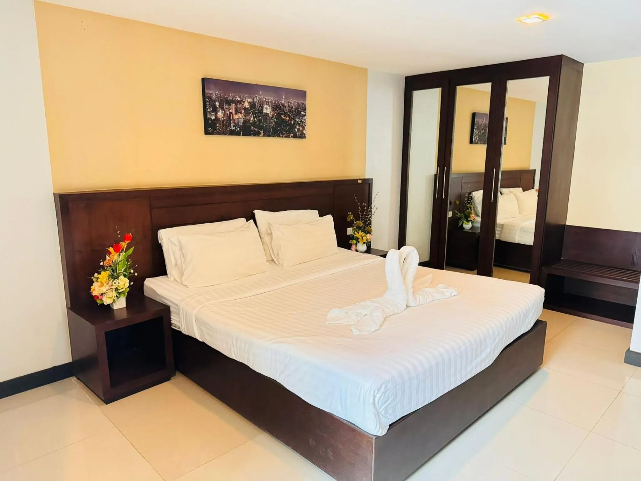 Bedroom, Bed in La Casa Patong