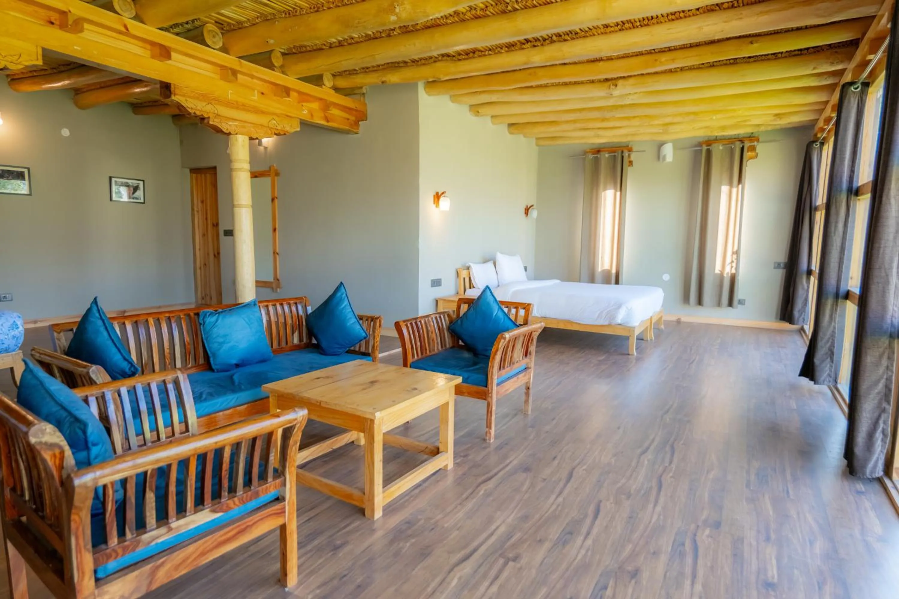 Living room, Bed in Nubra Ecolodge
