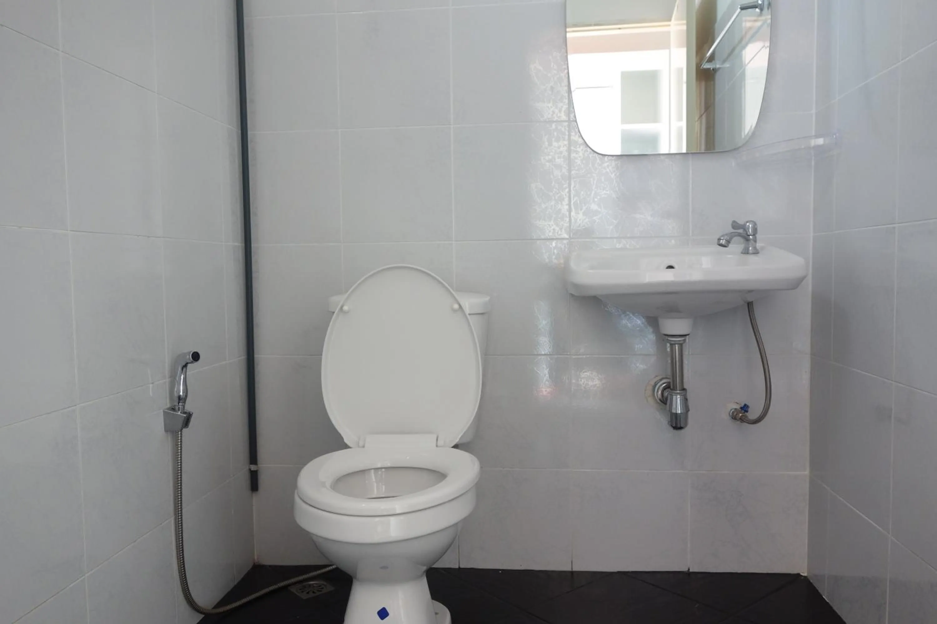 Bathroom in Honghub Sakon Hotel