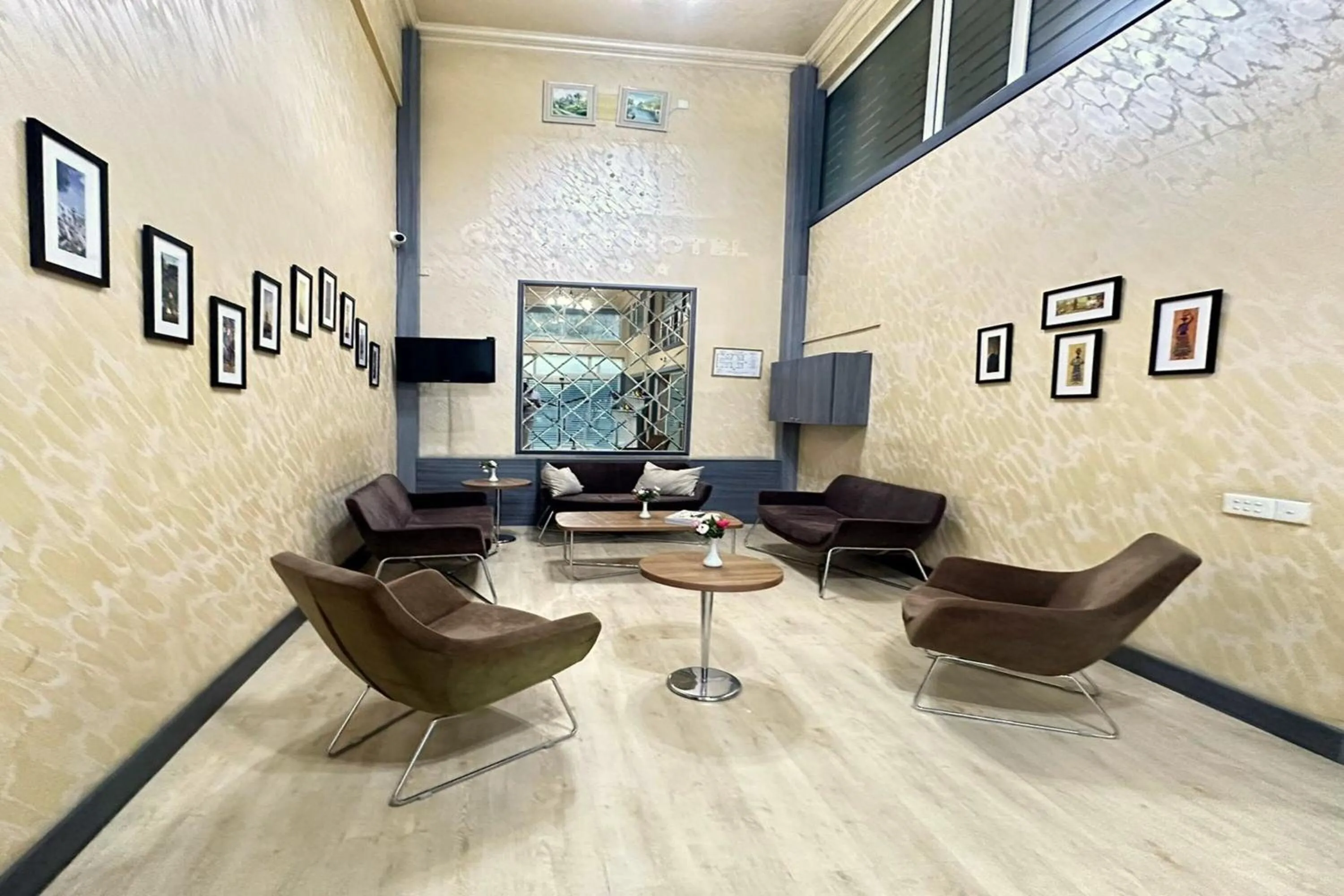 Seating area in Family Hotel - Free Massage