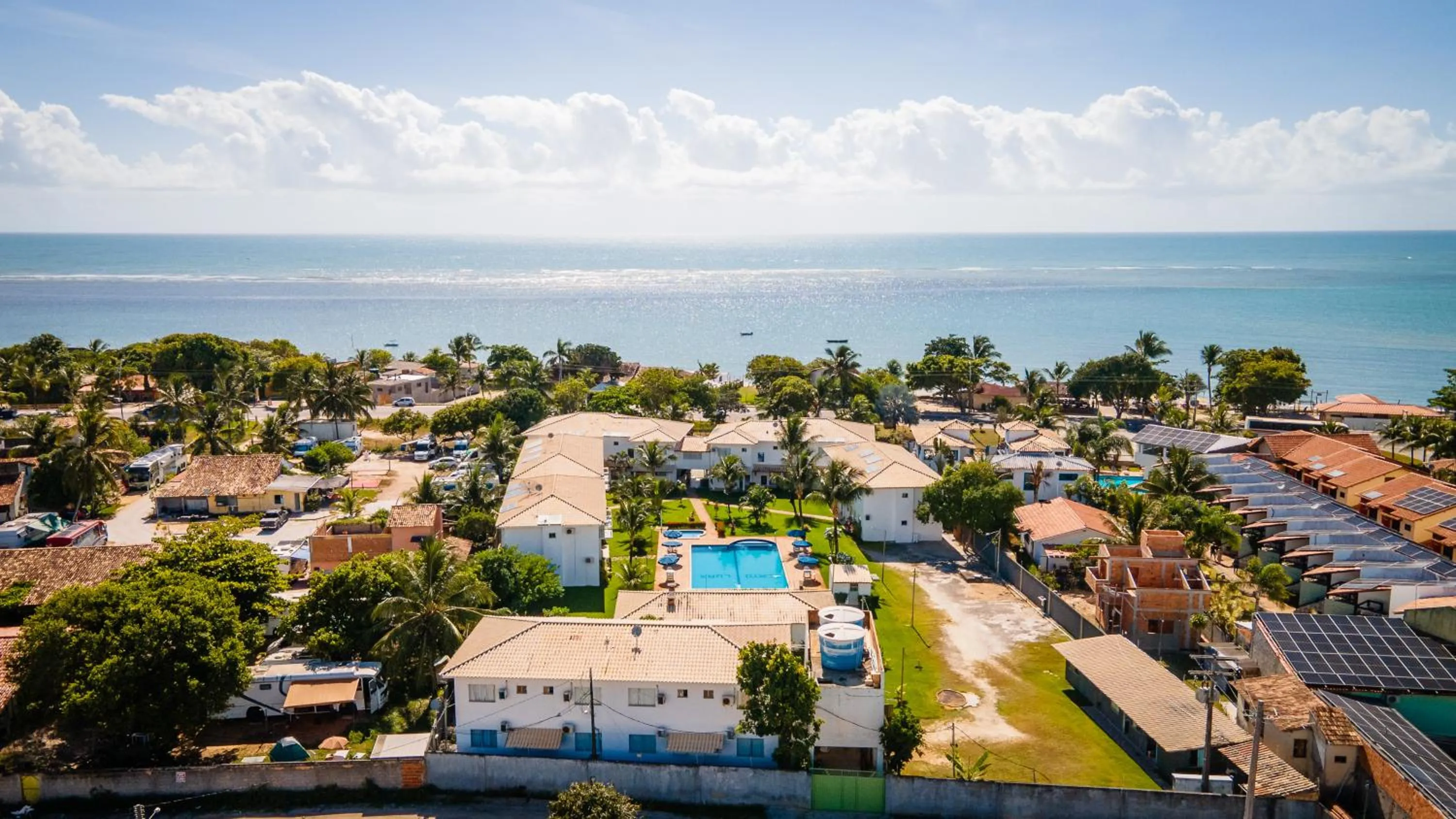 Property building in Porto Luar