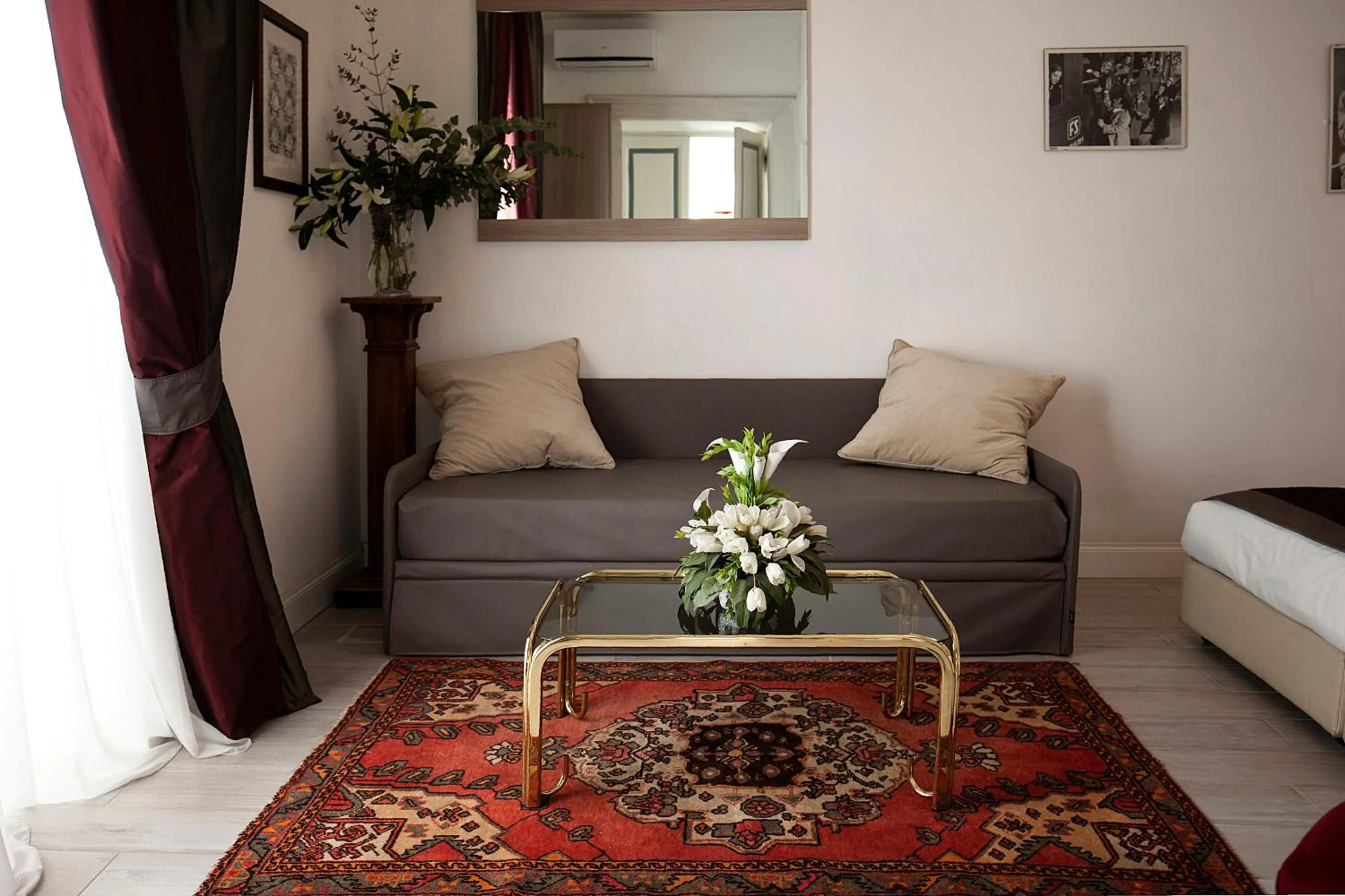 Living room in Roman Holidays cuore dell'Impero