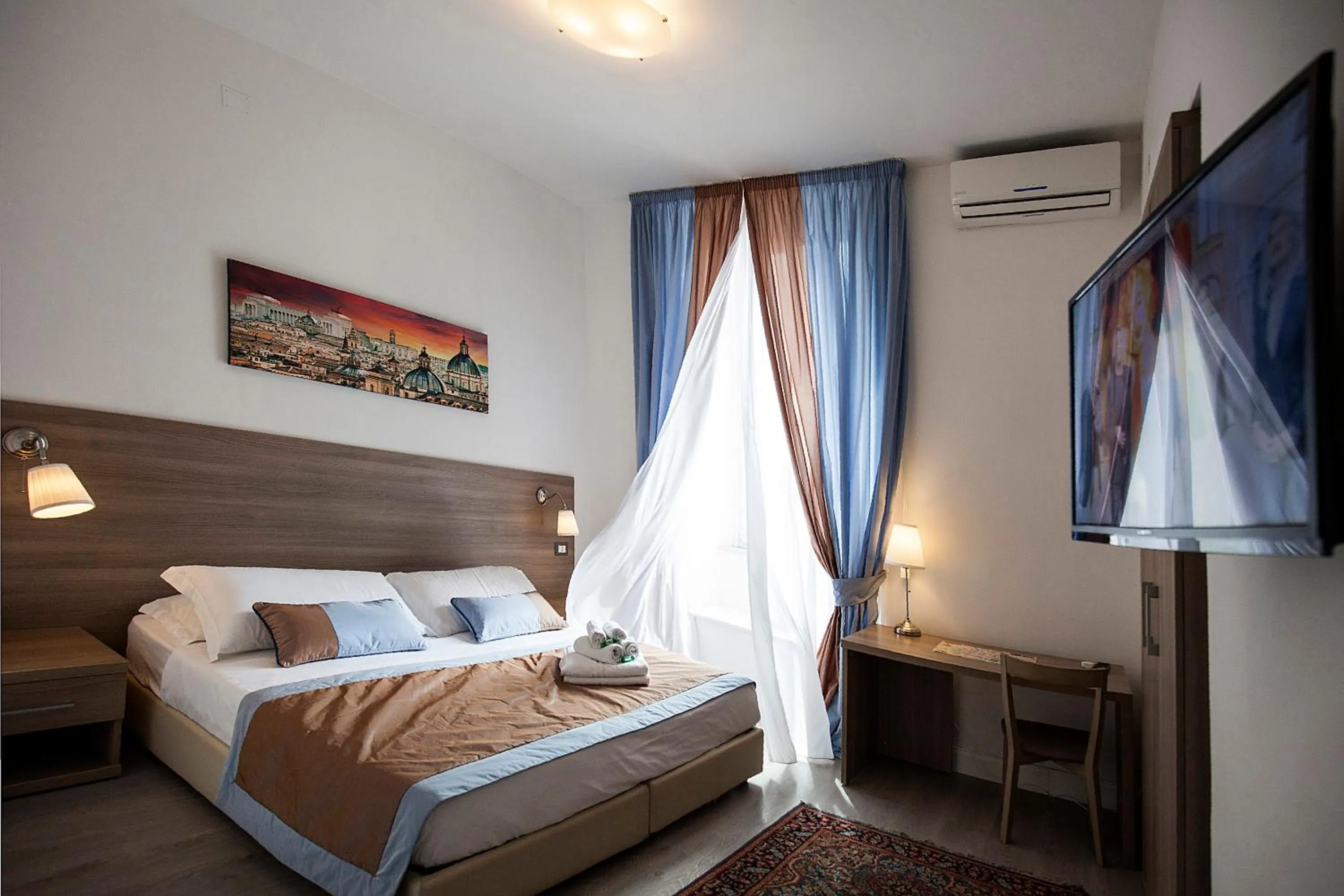 Photo of the whole room, Bed in Roman Holidays cuore dell'Impero