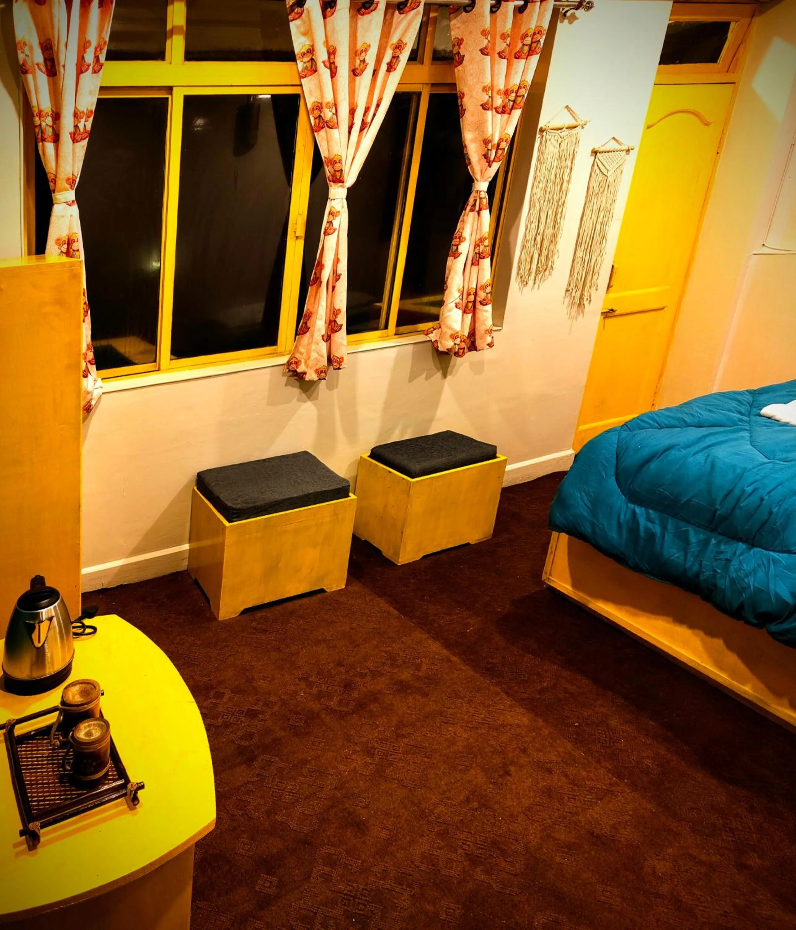 Patio, Bed in Hidden Monkey Stays Darjeeling, Batasia