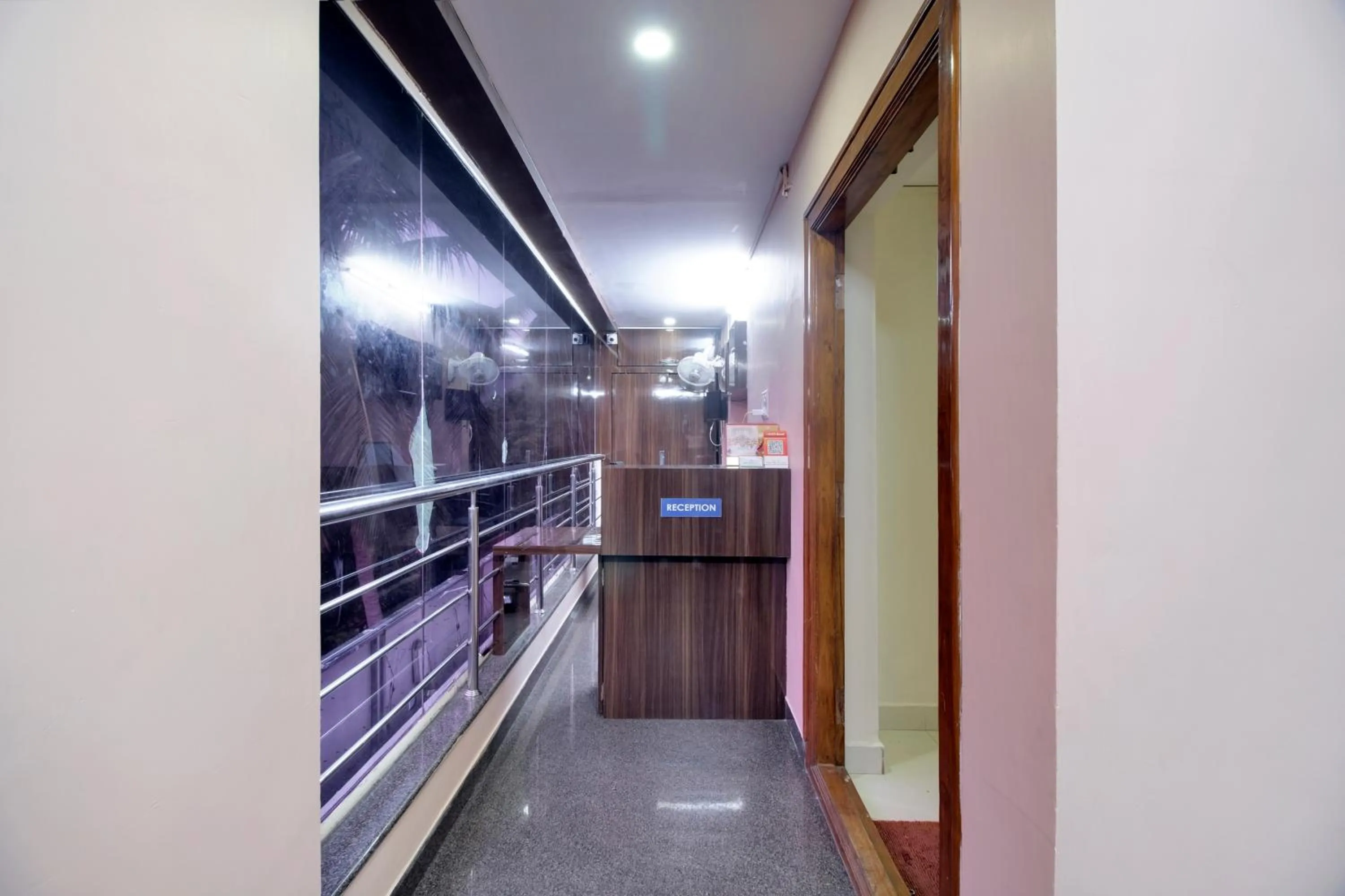 Lobby or reception in beestay Hotels MVP Colony