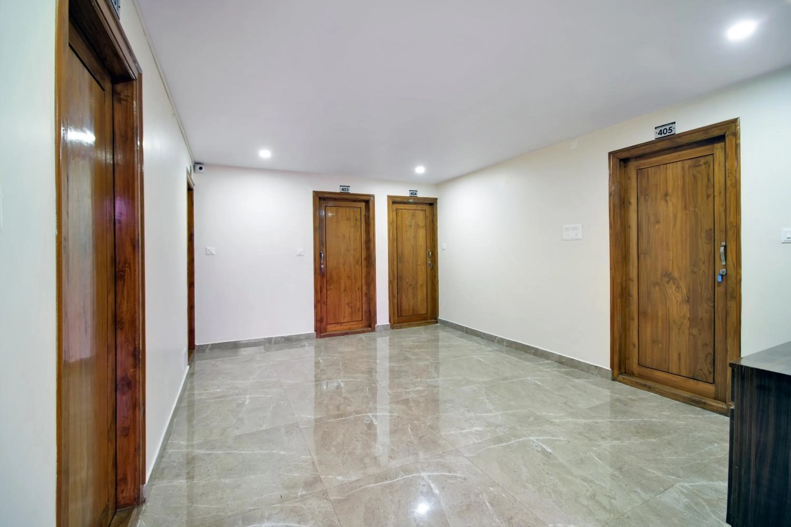 Lobby or reception in beestay Hotels MVP Colony