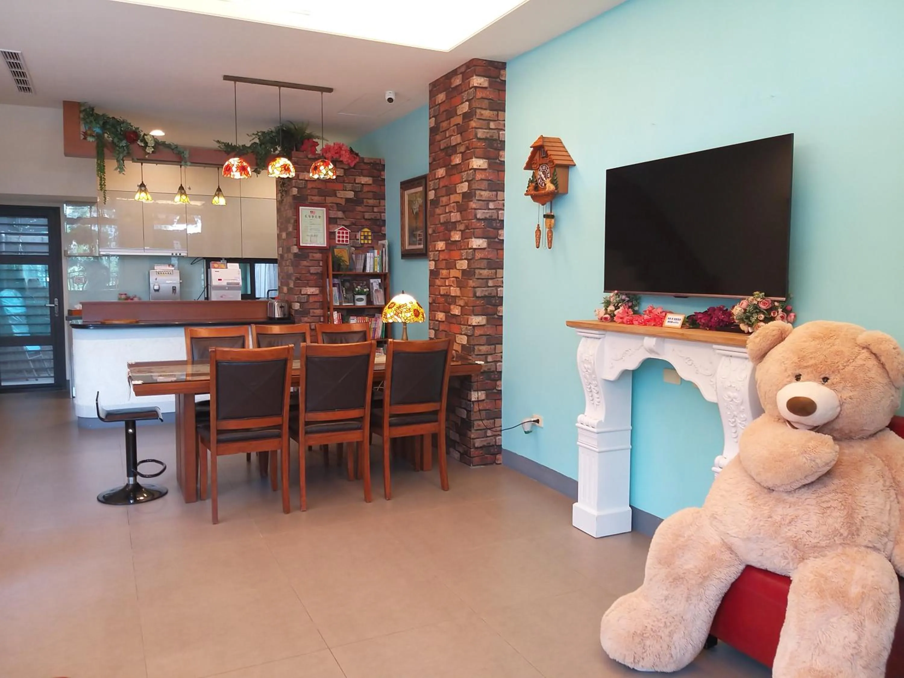 Communal lounge/ TV room in Bestime B&B