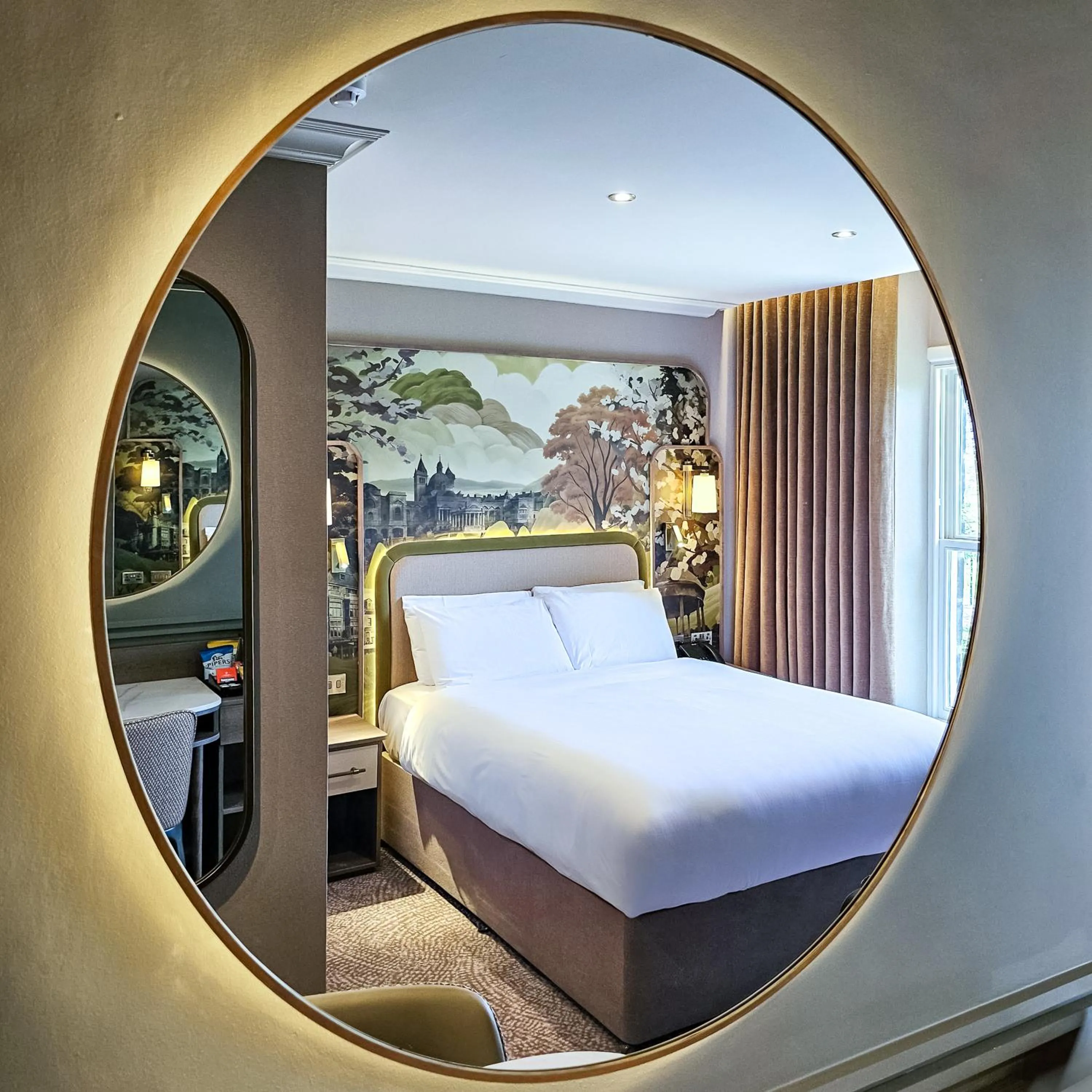 Bedroom, Bed in Cedar Court Hotel Harrogate