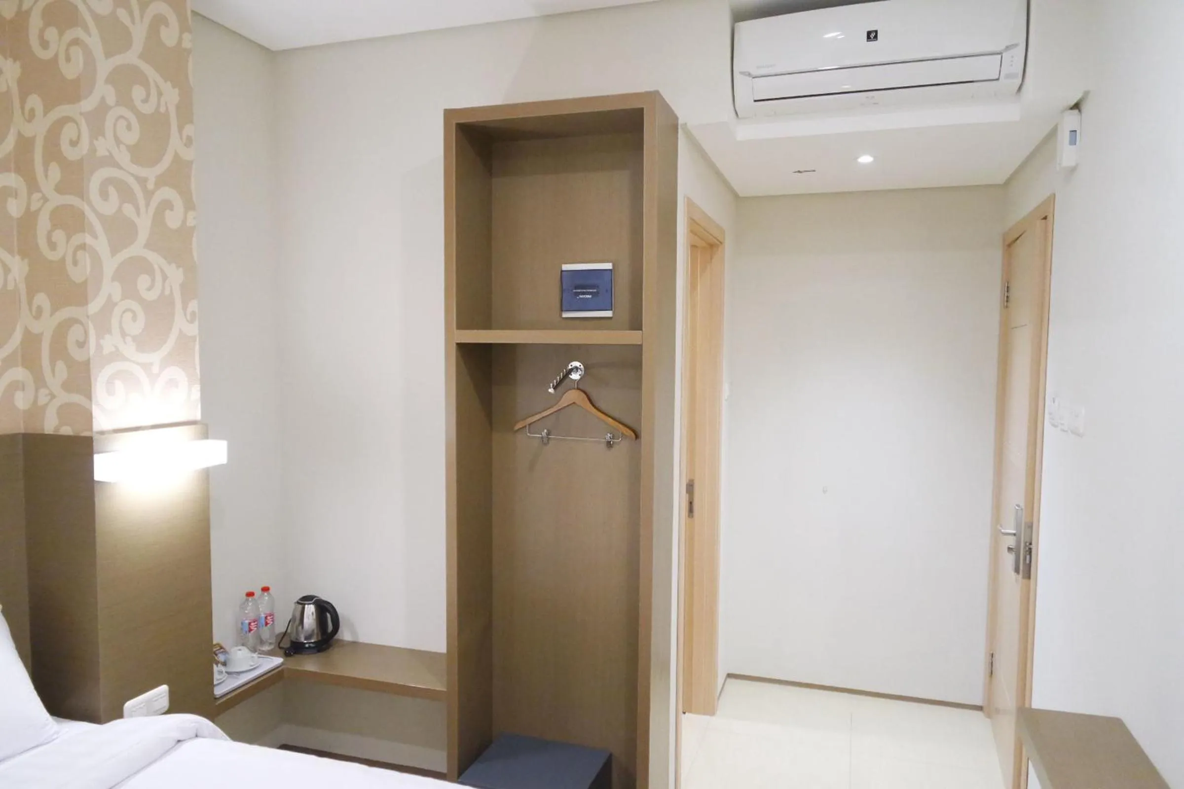 Bedroom, Bed in Yokotel Hotel