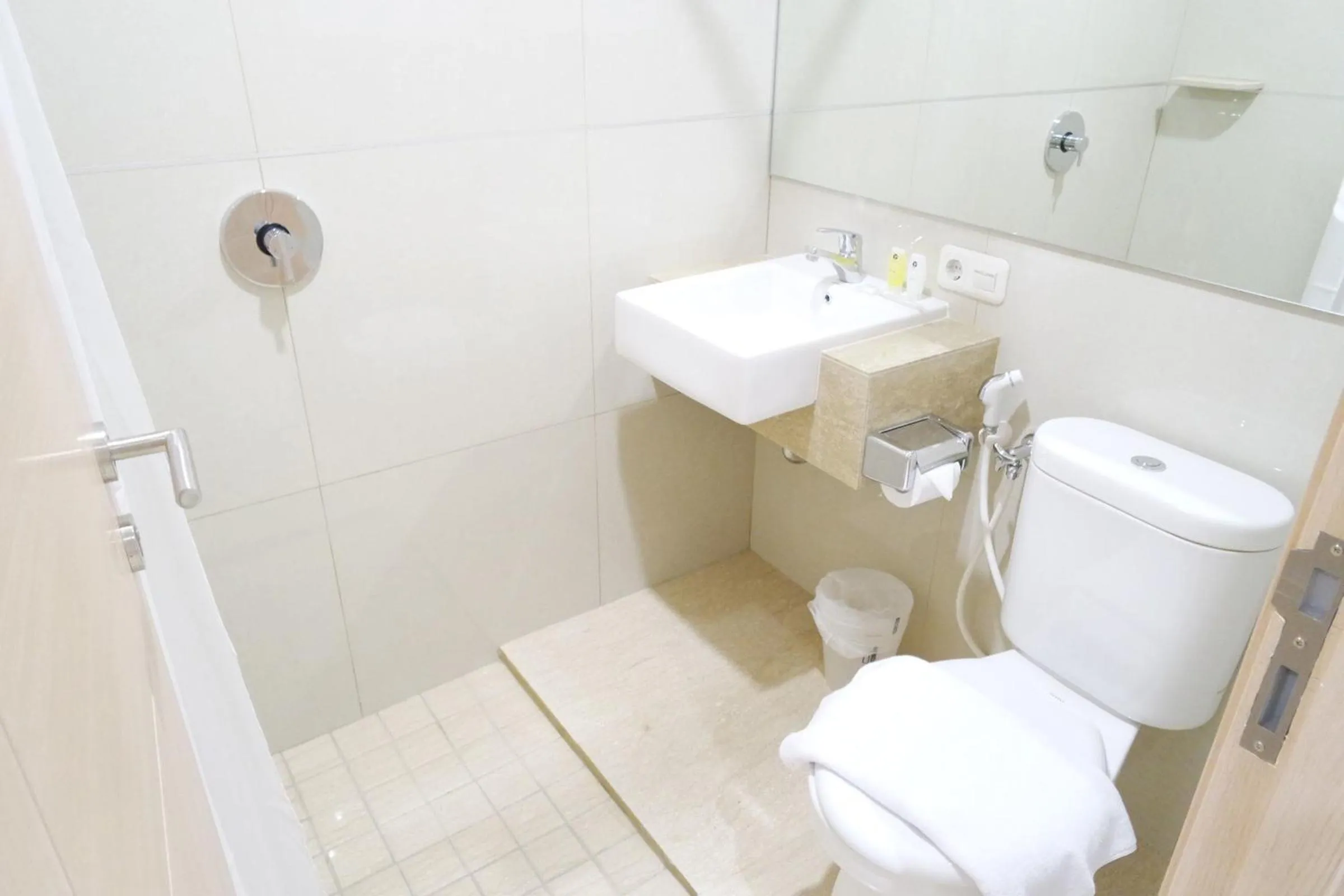 Bathroom in Yokotel Hotel