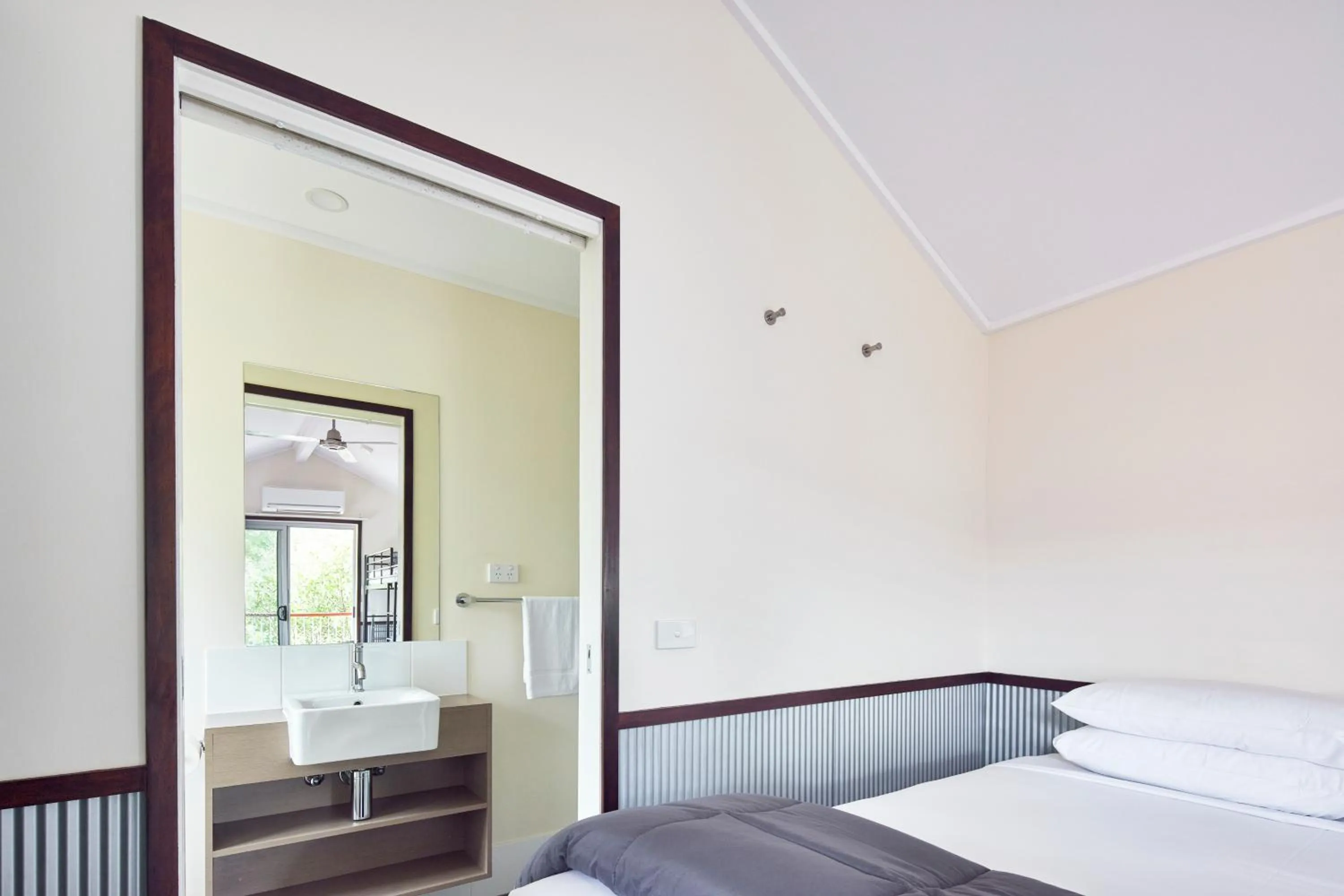 Bathroom, Bed in NRMA South West Rocks Holiday Park