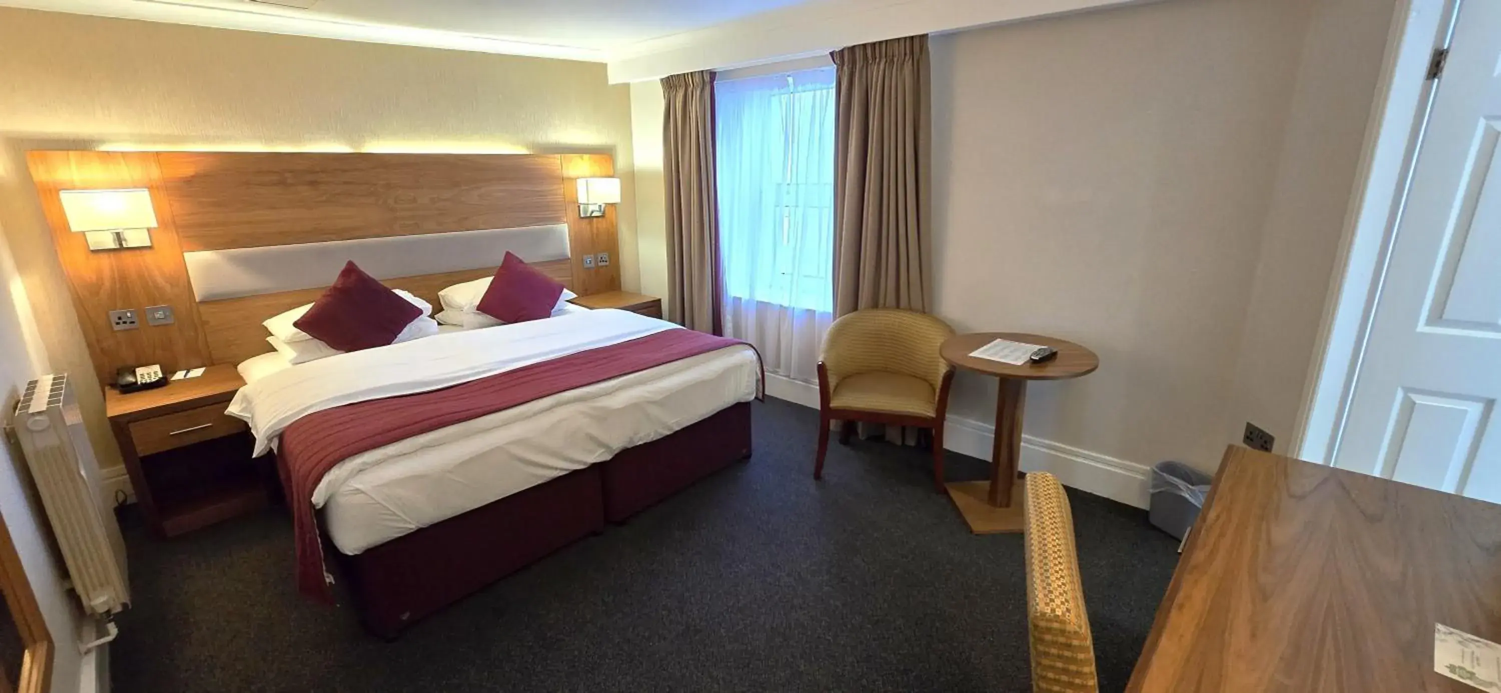 Double or Twin Room with Sea View with Shower in The Empress Hotel Double or Twin Room with Sea View with Shower in The Empress Hotel